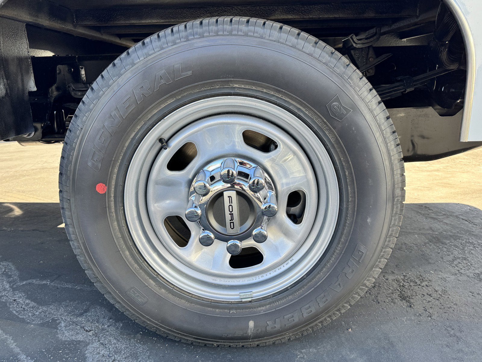 2025 Ford Super Duty F-350 DRW XL 2WD Crew Cab 179 WB 60 CA