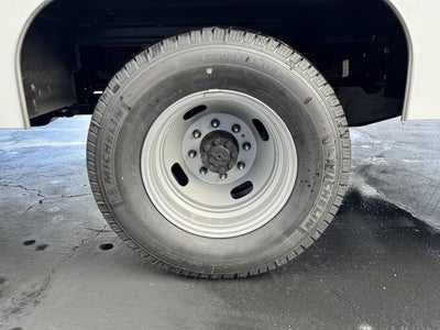 2025 Ford Super Duty F-350 DRW XL 2WD Crew Cab 179 WB 60 CA