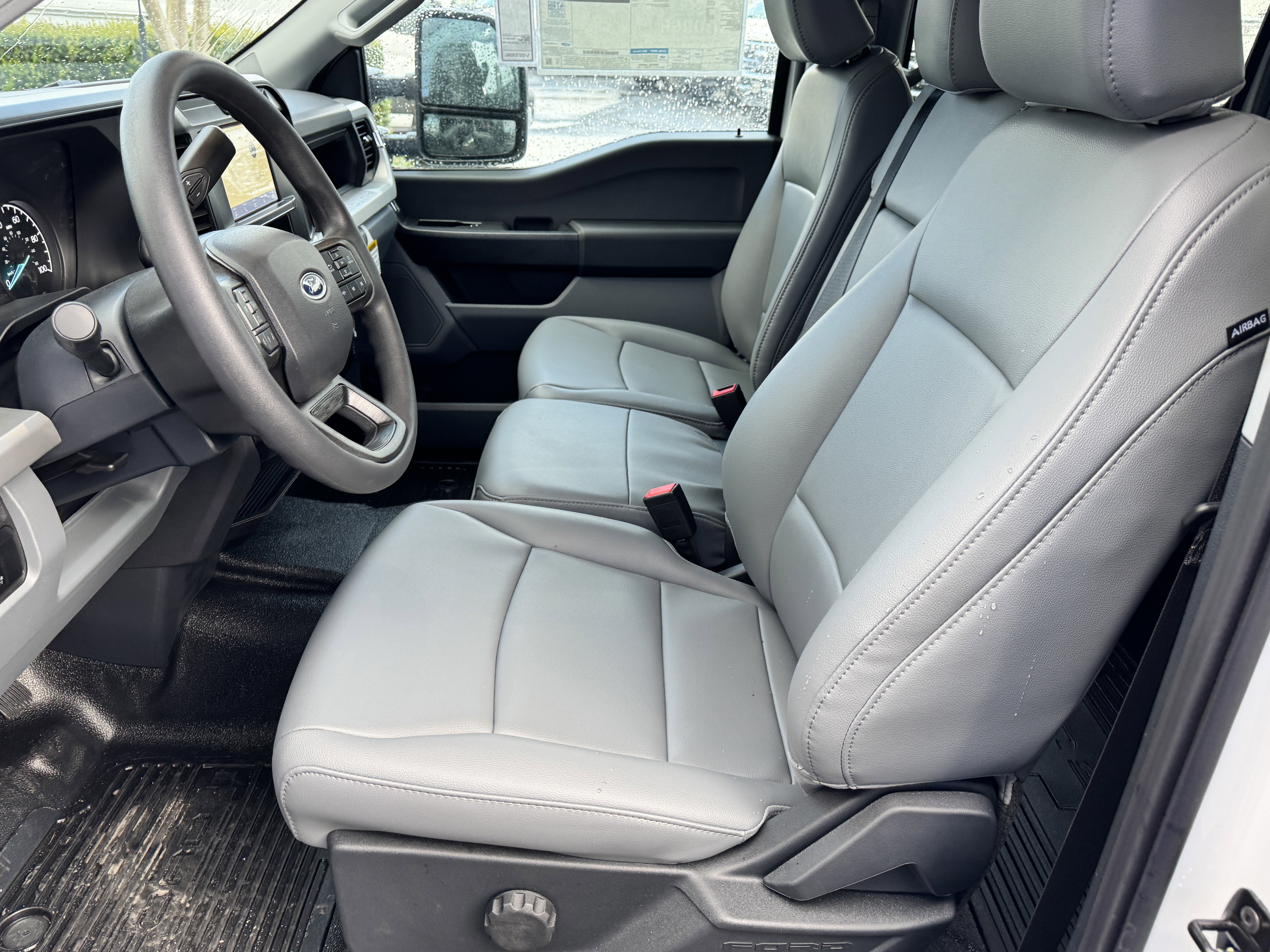 2025 Ford Super Duty F-350 DRW XL 2WD Crew Cab 179 WB 60 CA