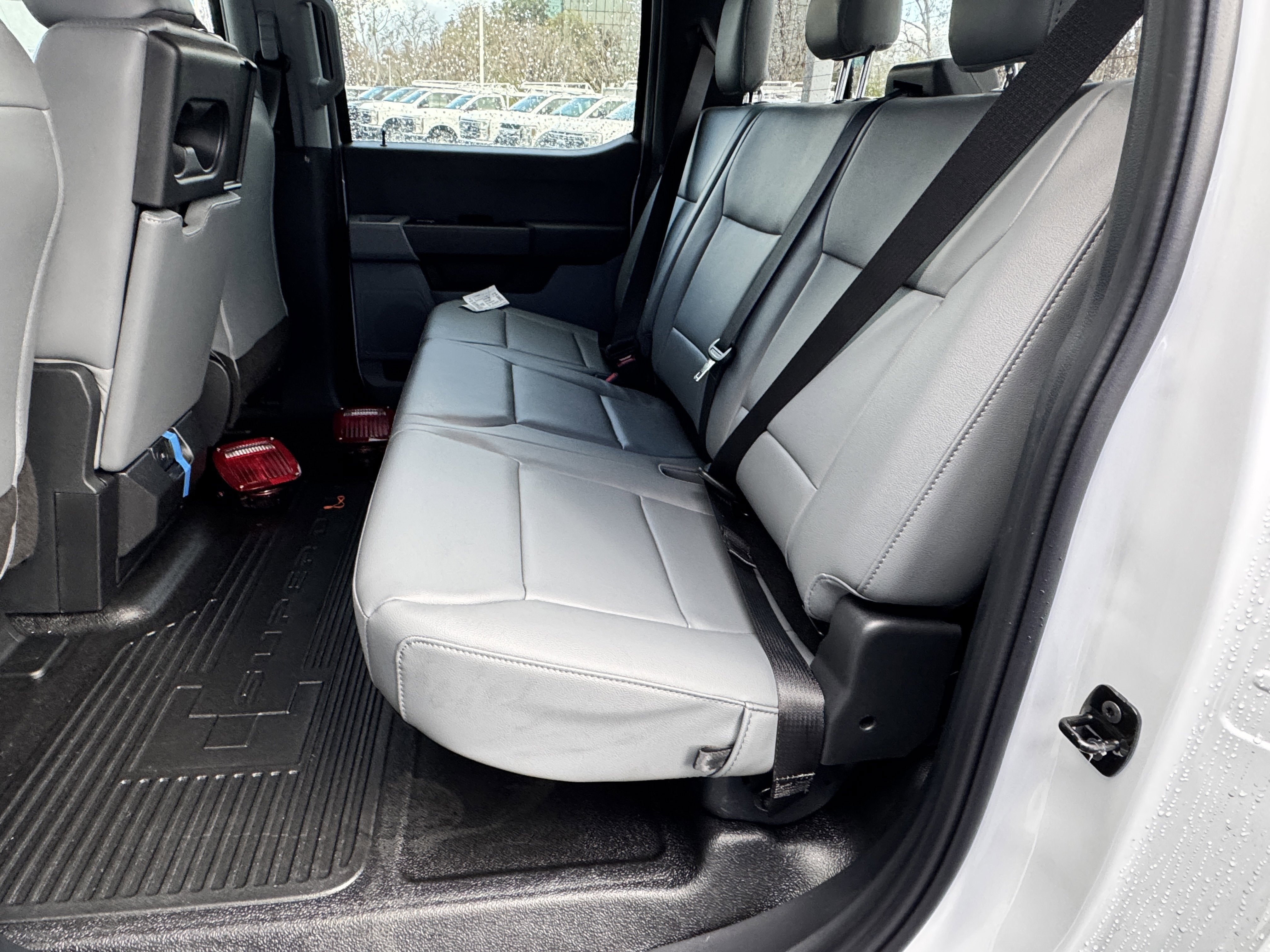 2025 Ford Super Duty F-350 DRW XL 2WD Crew Cab 179 WB 60 CA