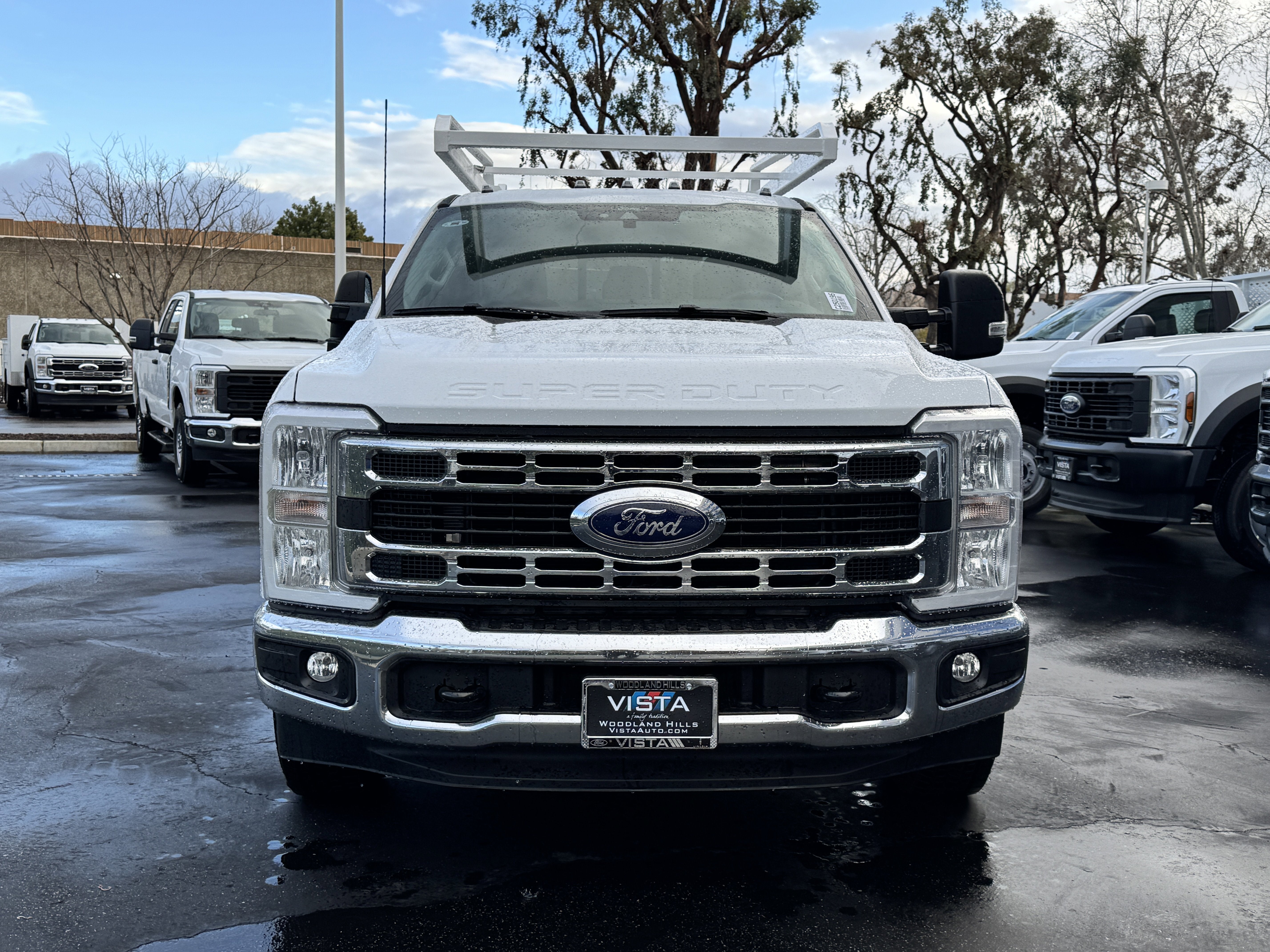 2025 Ford Super Duty F-350 DRW XL 2WD Crew Cab 179 WB 60 CA
