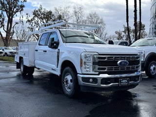2025 Ford Super Duty F-350 DRW XL 2WD Crew Cab 179 WB 60 CA