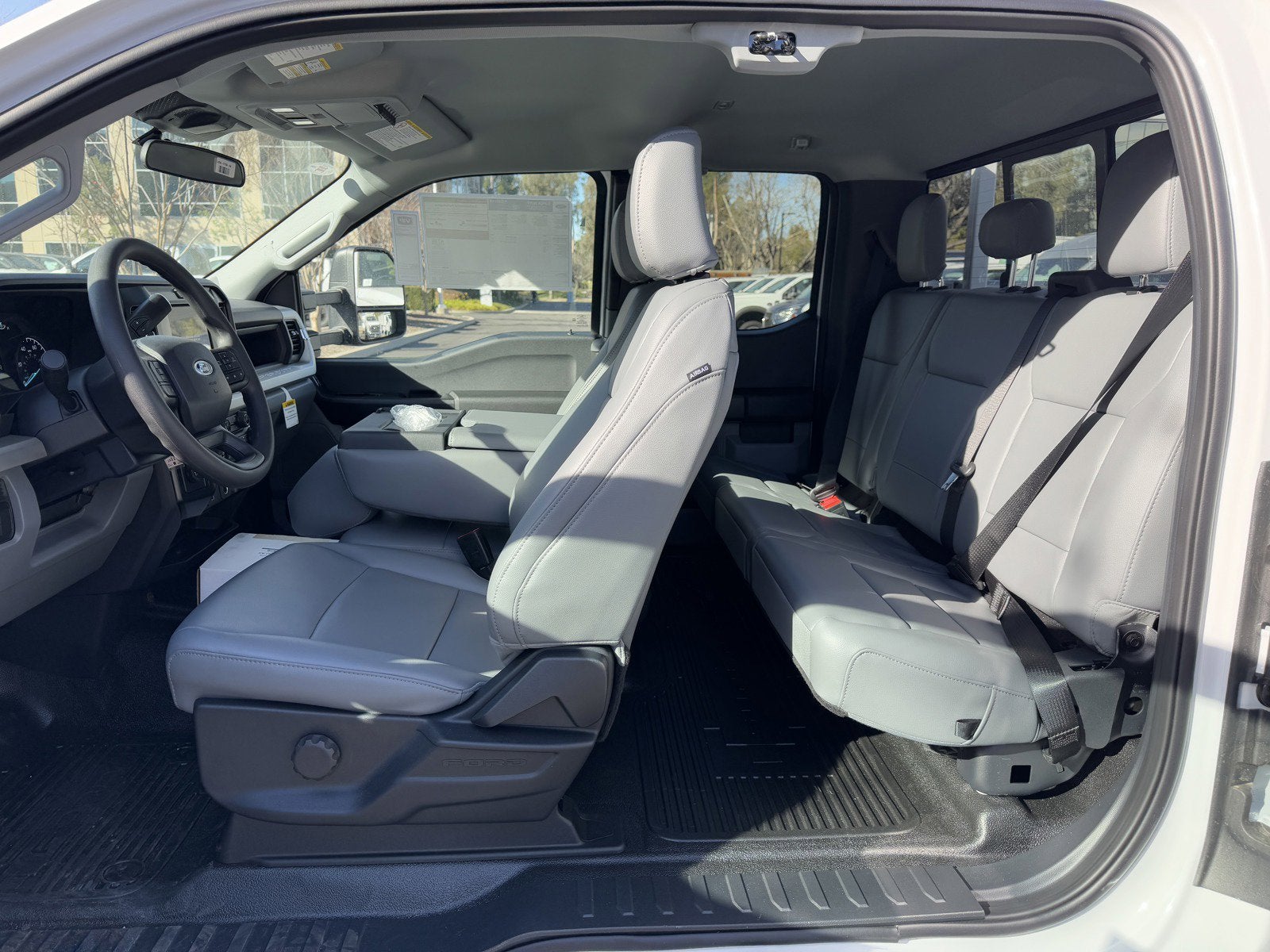 2025 Ford Super Duty F-350 SRW XL 2WD SuperCab 168 WB 60 CA