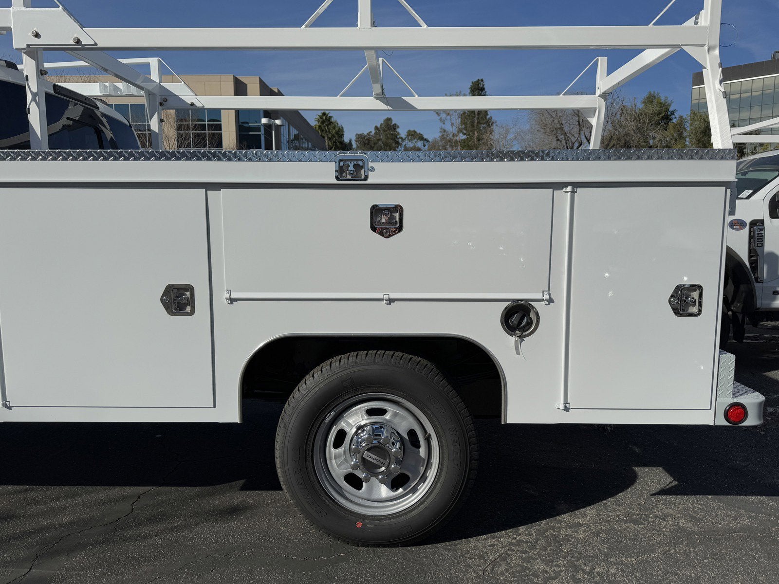 2025 Ford Super Duty F-350 SRW XL 2WD SuperCab 168 WB 60 CA