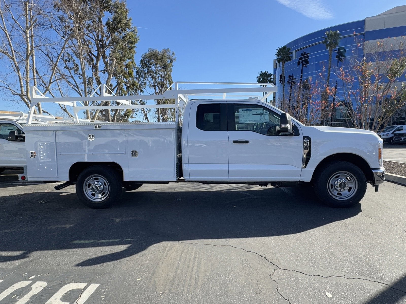 2025 Ford Super Duty F-350 SRW XL 2WD SuperCab 168 WB 60 CA