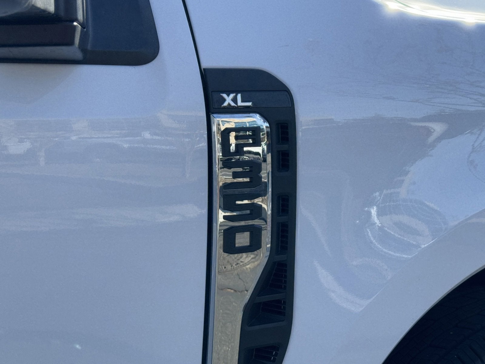 2025 Ford Super Duty F-350 SRW XL 2WD SuperCab 168 WB 60 CA