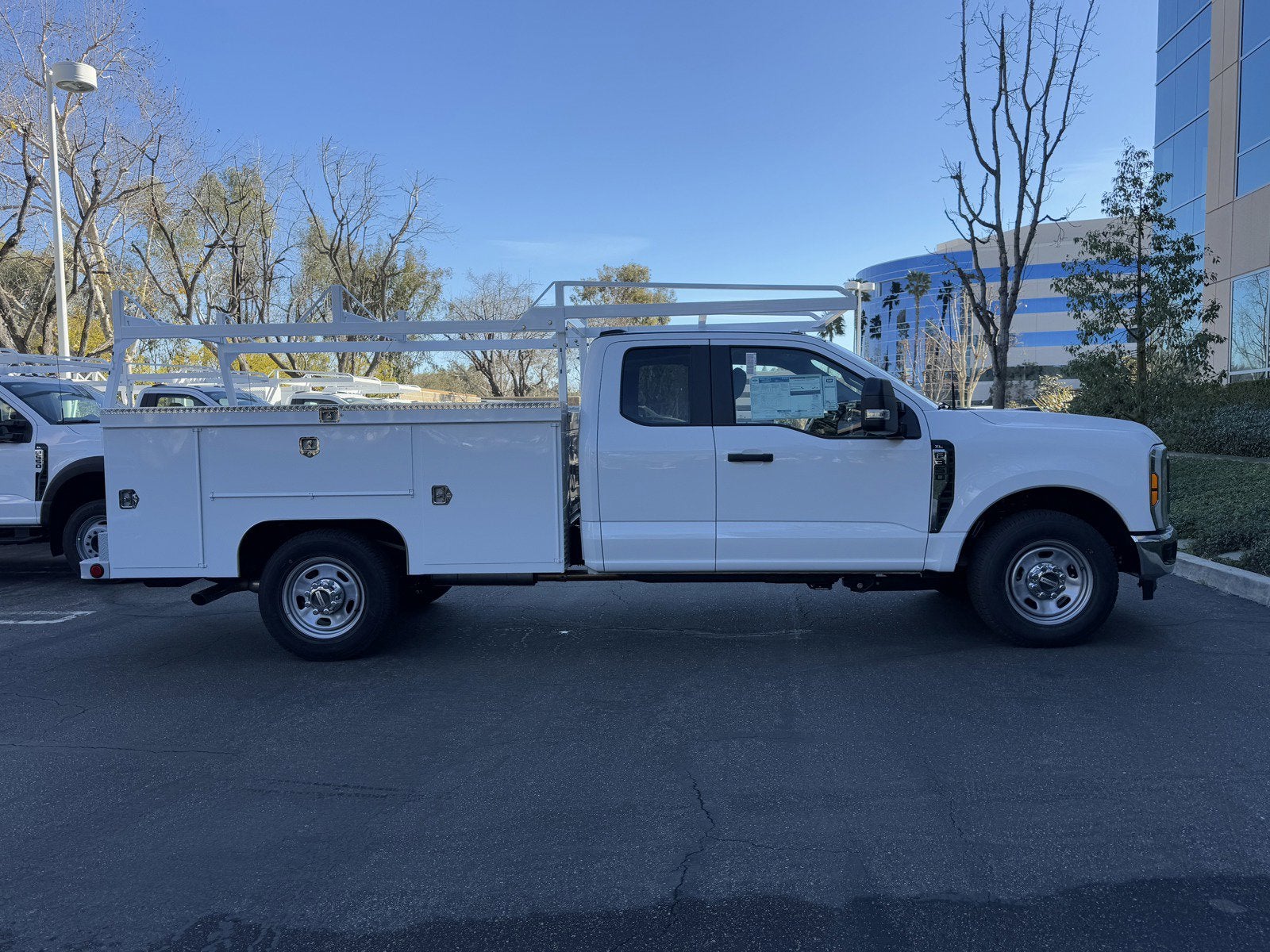 2025 Ford Super Duty F-350 SRW XL 2WD SuperCab 168 WB 60 CA