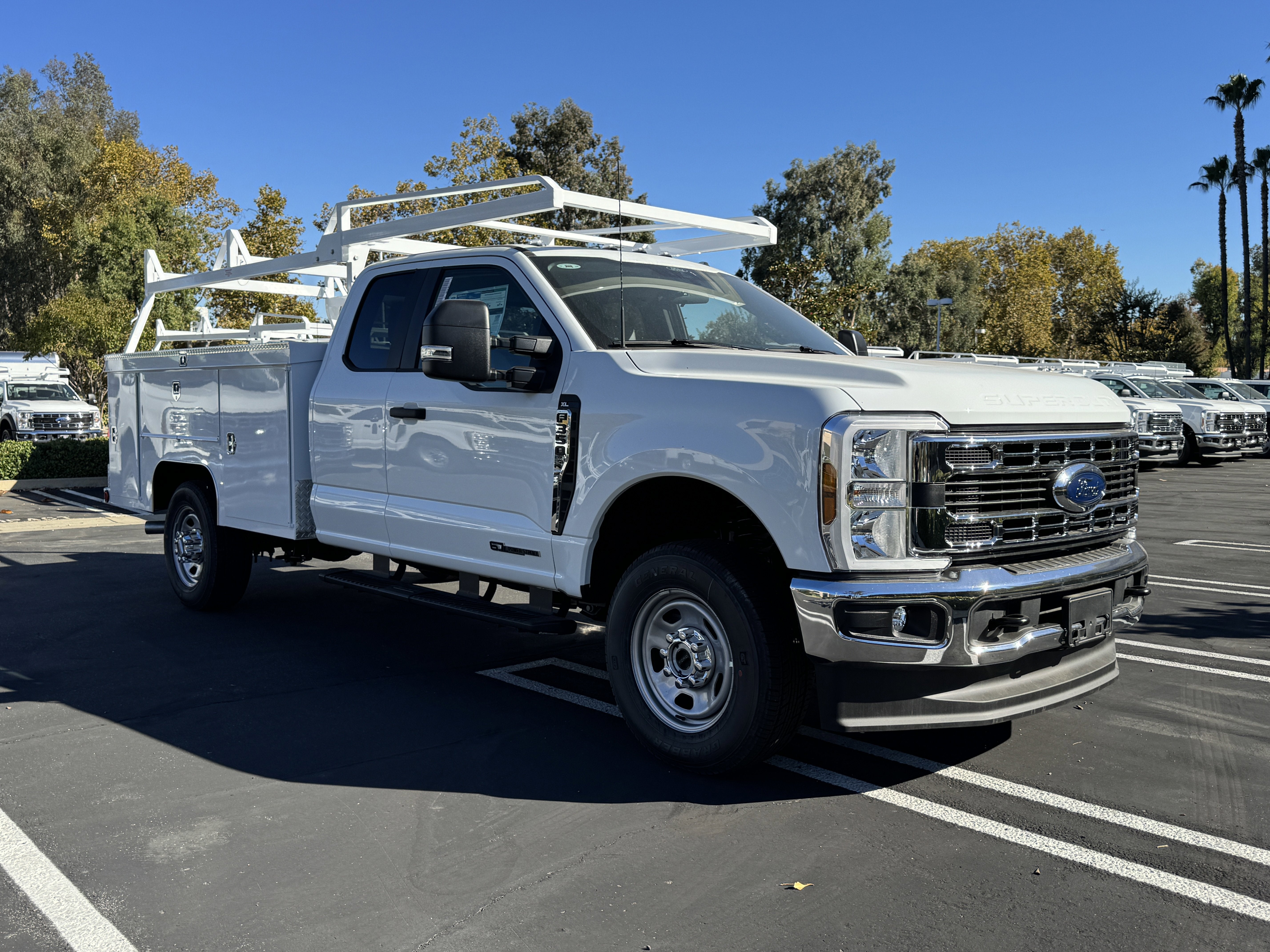 2025 Ford Super Duty F-350 SRW XL 4WD SuperCab 168 WB 60 CA
