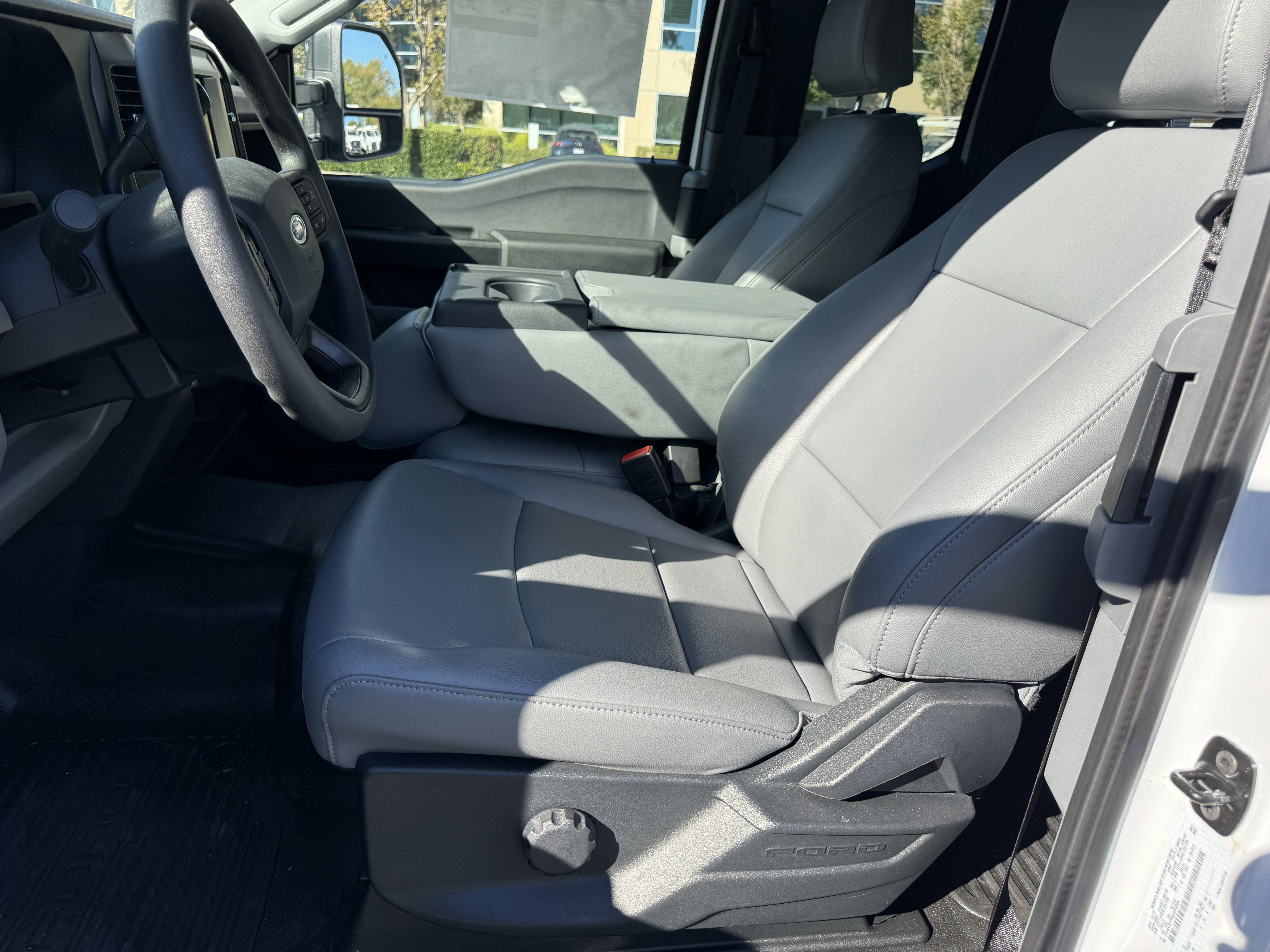 2025 Ford Super Duty F-350 SRW XL 4WD SuperCab 168 WB 60 CA