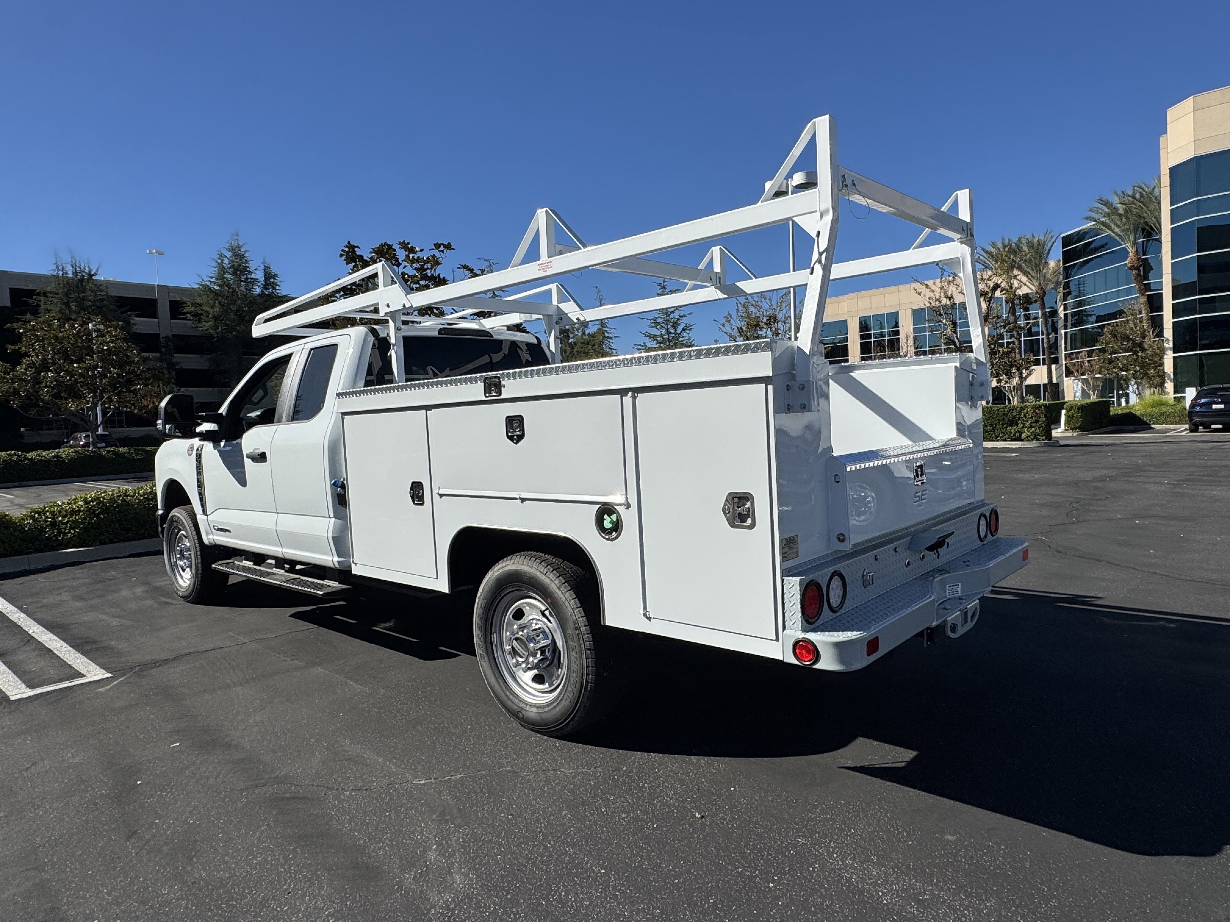 2025 Ford Super Duty F-350 SRW XL 4WD SuperCab 168 WB 60 CA