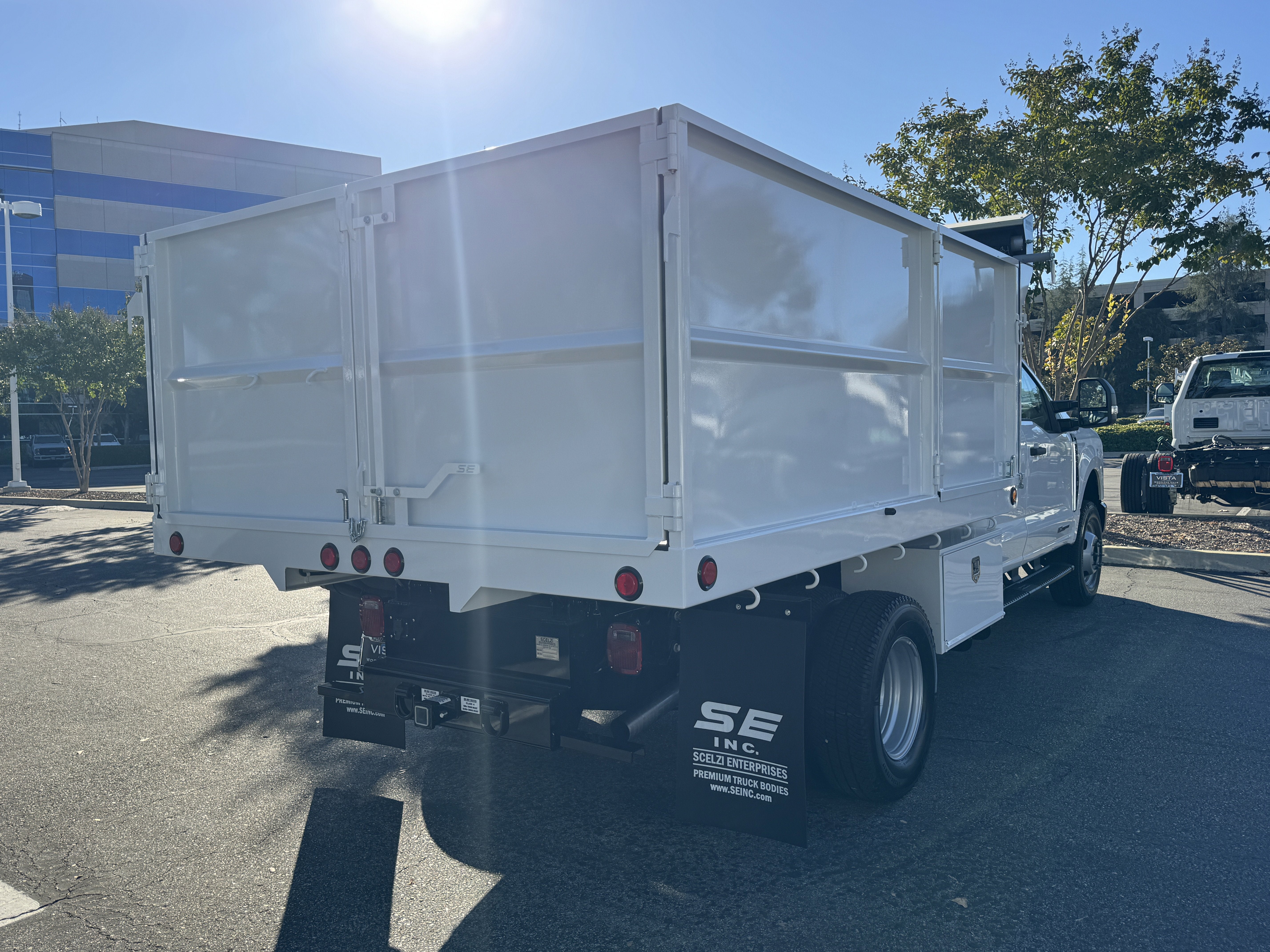 2026 Ford Super Duty F-350 DRW XL 4WD SuperCab 168 WB 60 CA