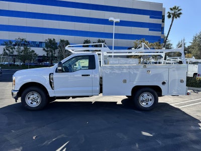 2025 Ford Super Duty F-350 SRW XL 2WD Reg Cab 145 WB 60 CA