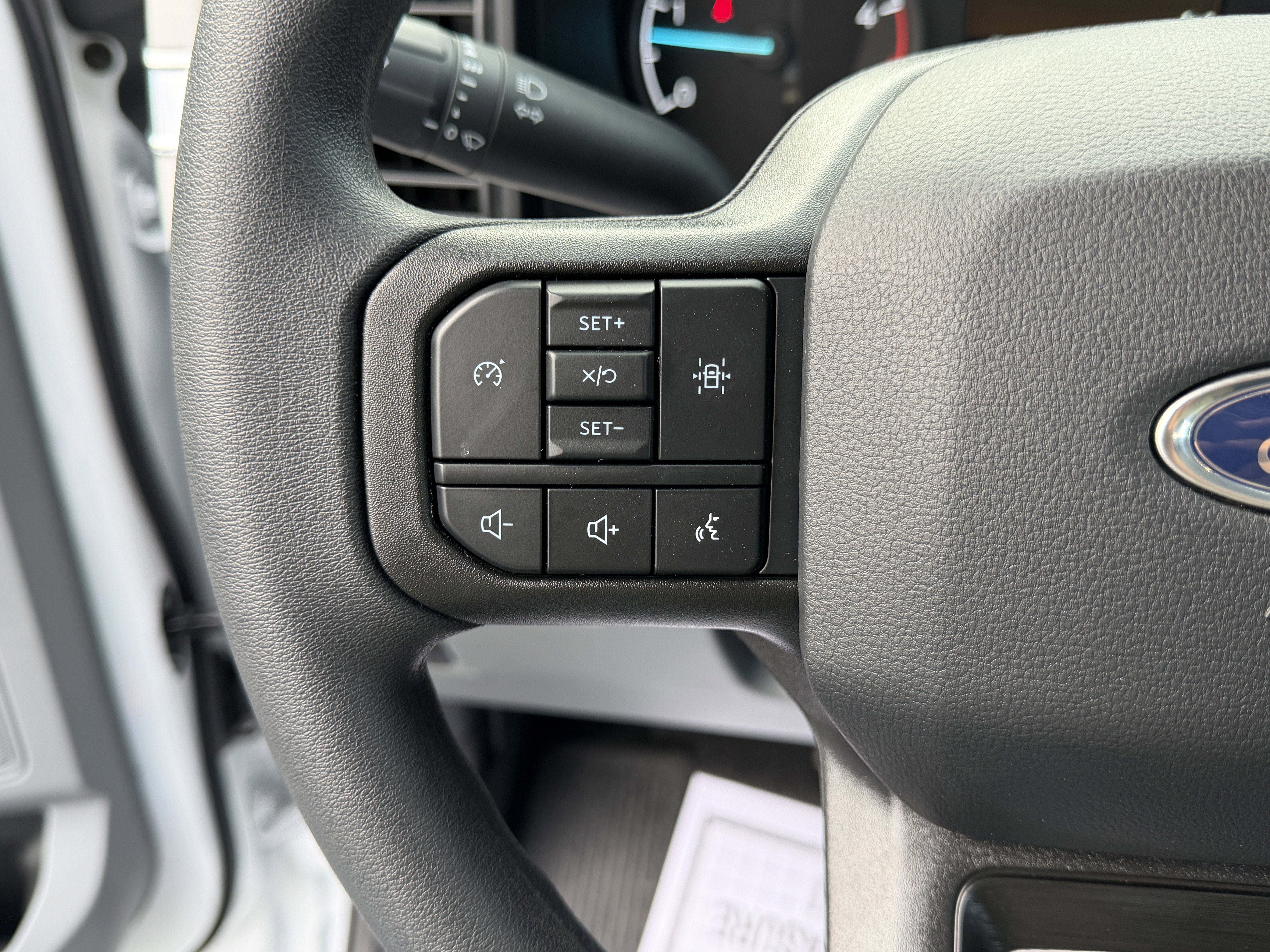 2026 Ford Super Duty F-350 DRW XL 4WD Reg Cab 145 WB 60 CA