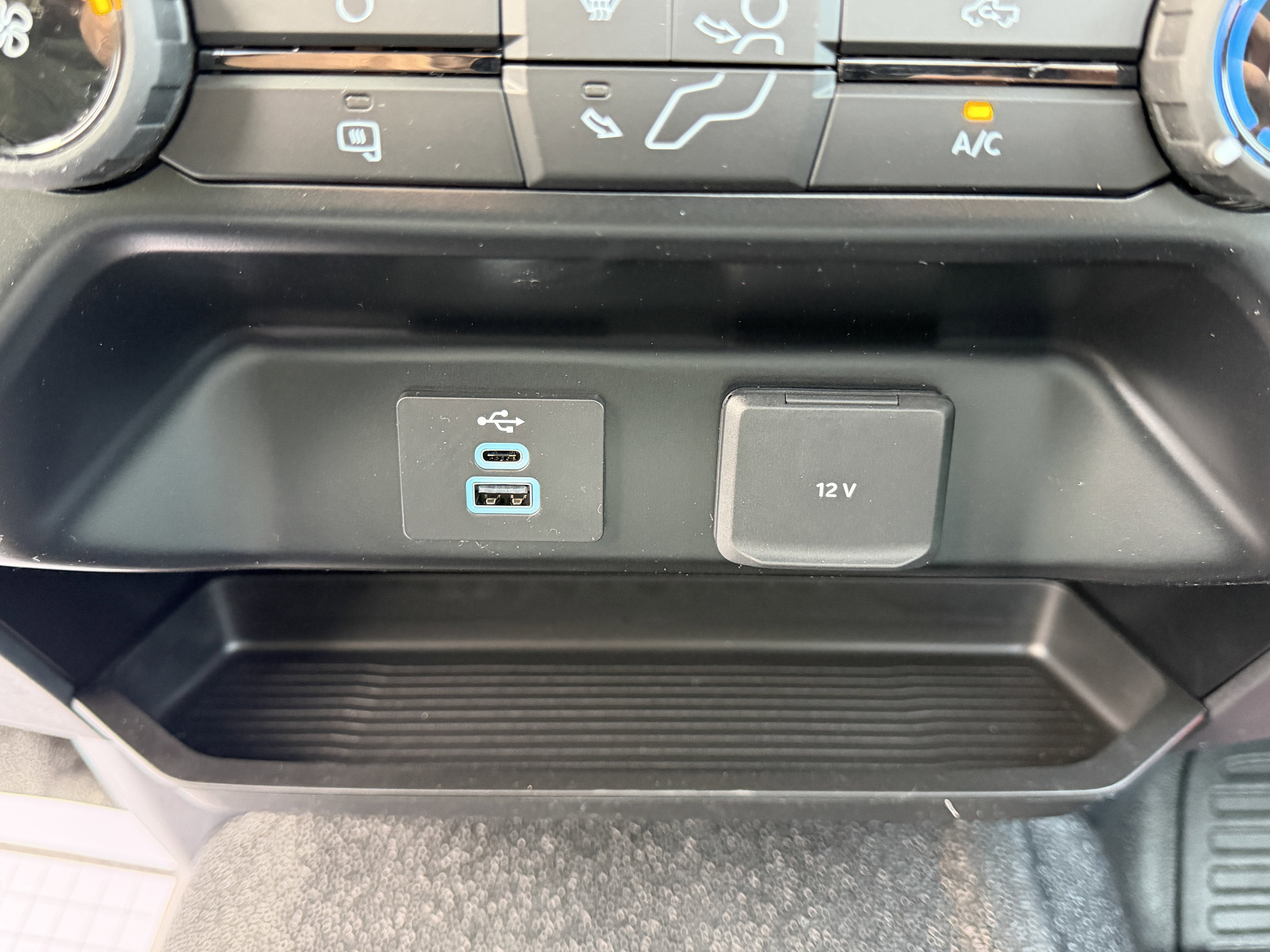 2026 Ford Super Duty F-350 DRW XL 4WD Reg Cab 145 WB 60 CA