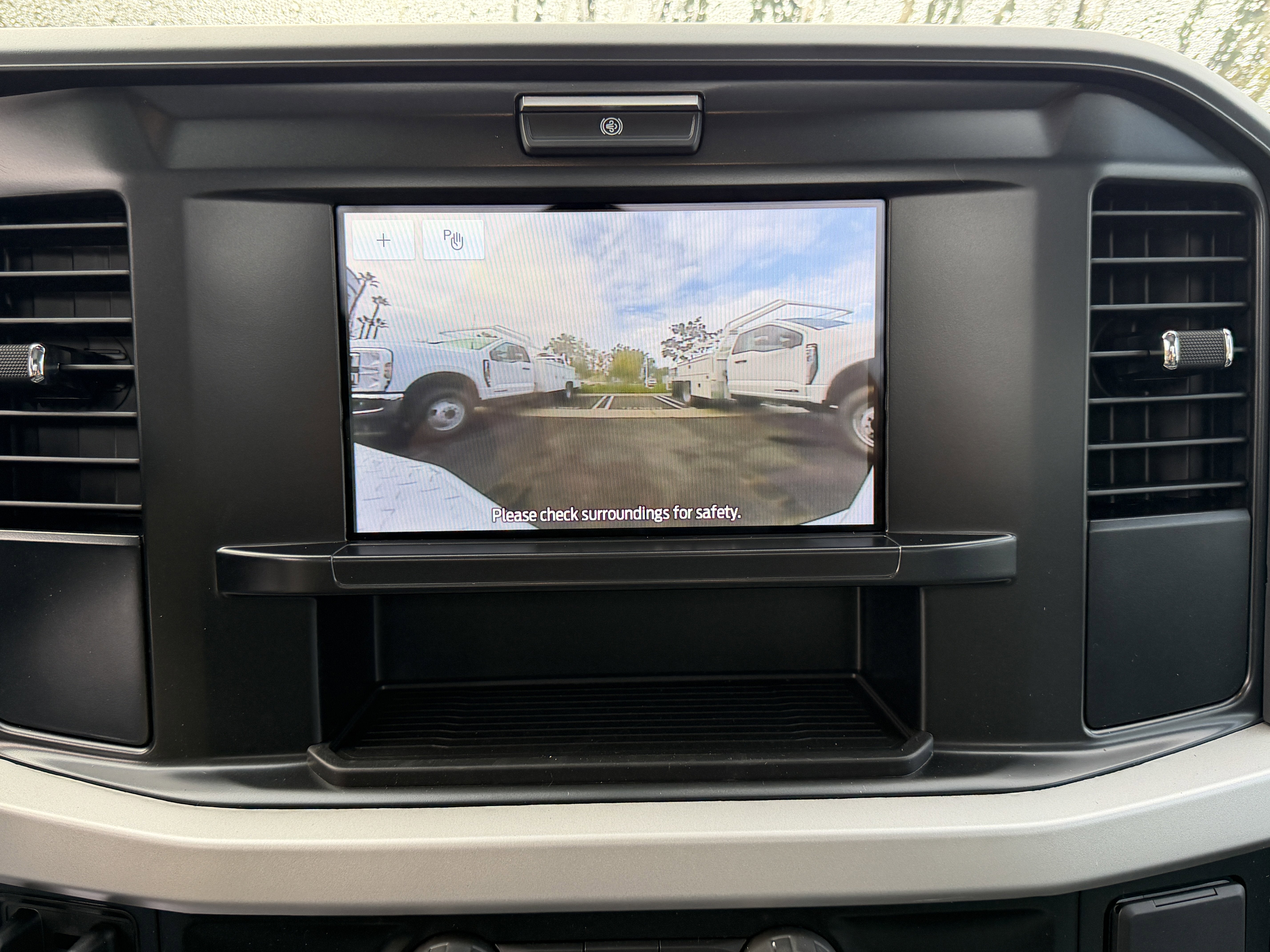 2026 Ford Super Duty F-350 DRW XL 4WD Reg Cab 145 WB 60 CA