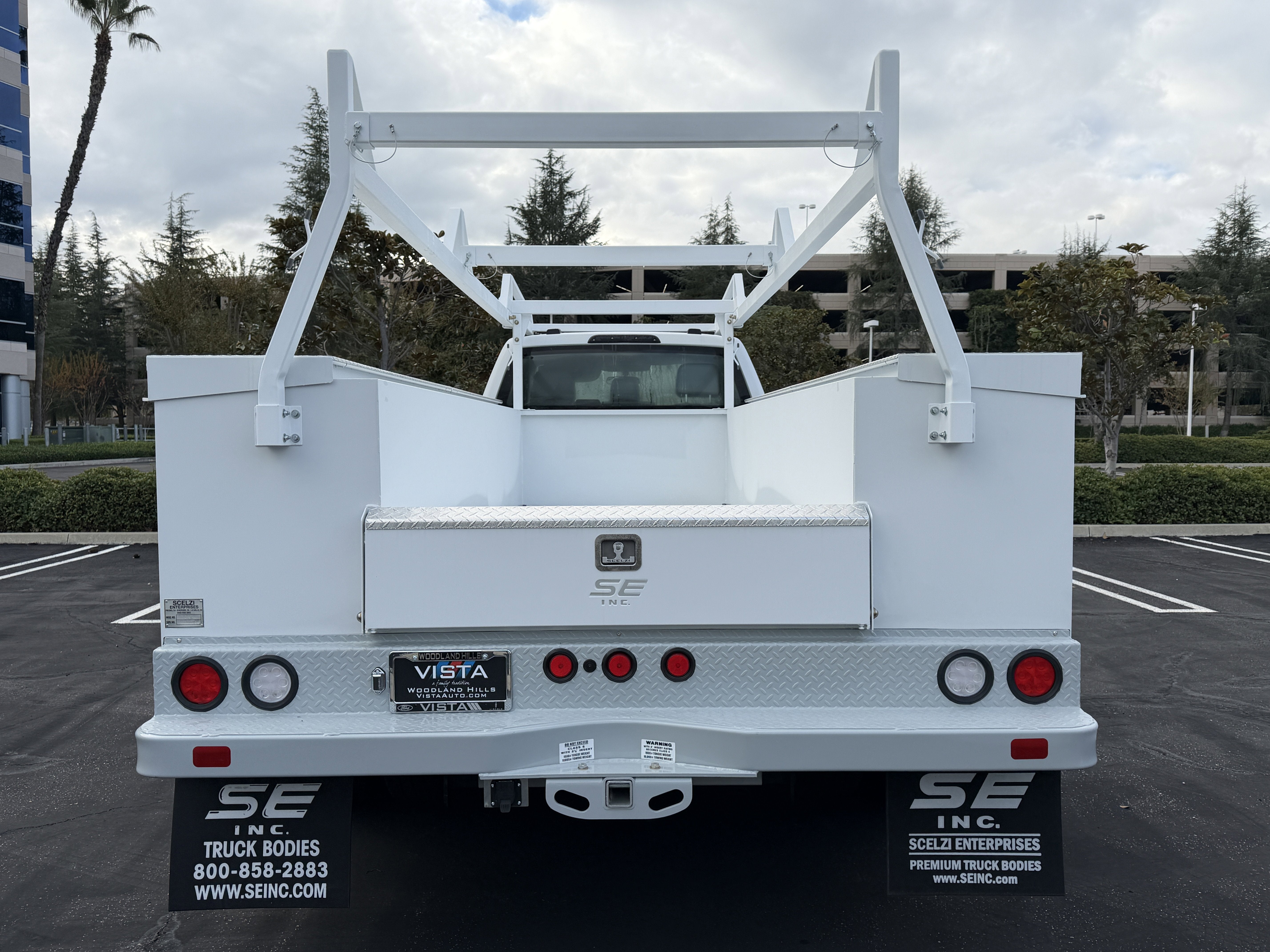 2026 Ford Super Duty F-350 DRW XL 4WD Reg Cab 145 WB 60 CA