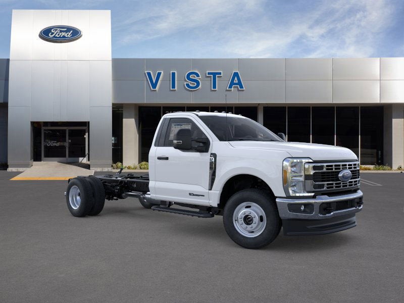 2026 Ford Super Duty F-350 DRW XL 4WD Reg Cab 145 WB 60 CA