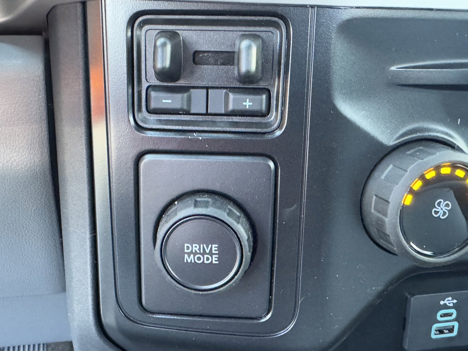 2024 Ford Super Duty F-450 DRW XL 2WD Reg Cab 145 WB 60 CA