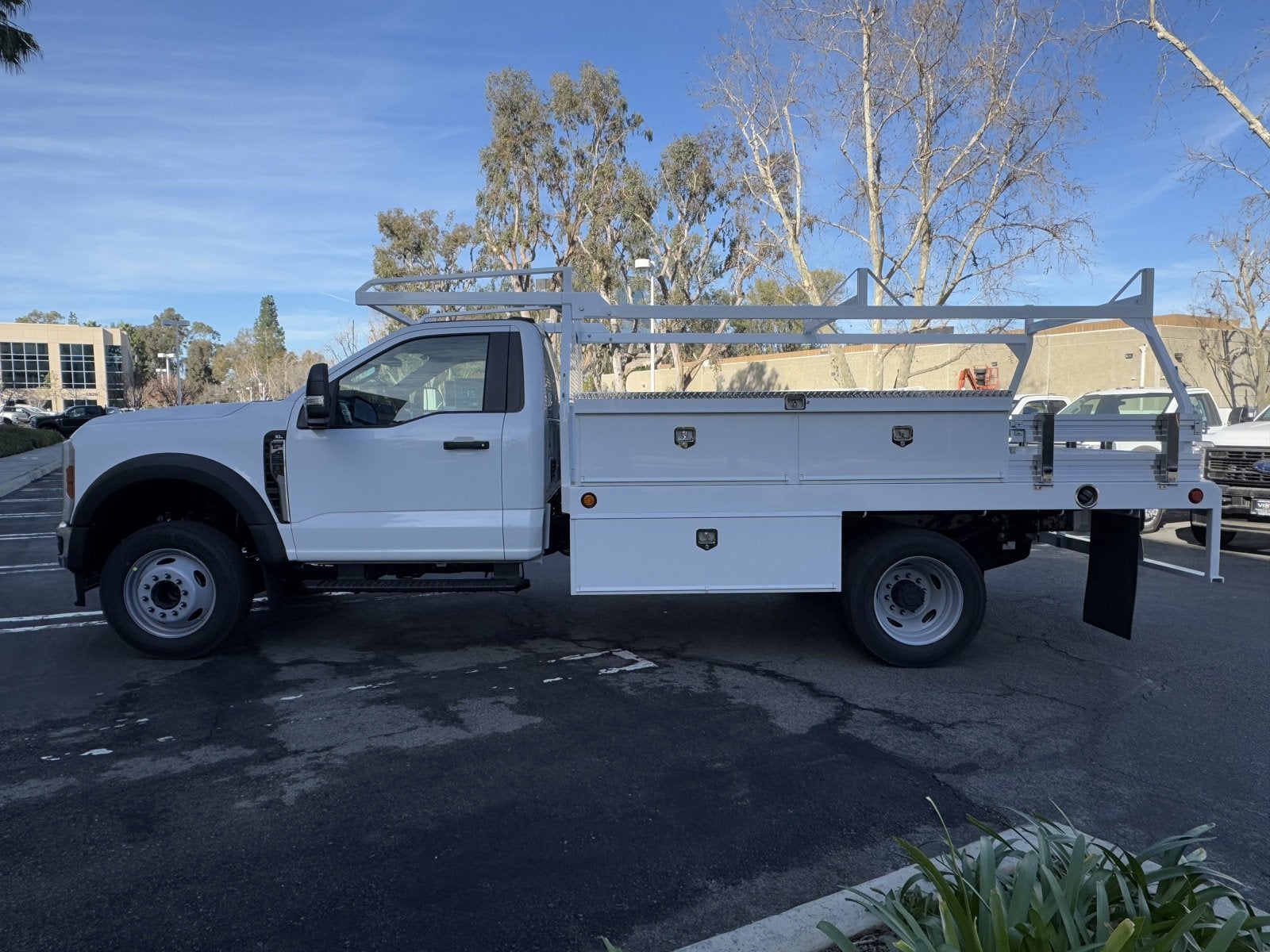 2024 Ford Super Duty F-450 DRW XL 2WD Reg Cab 145 WB 60 CA