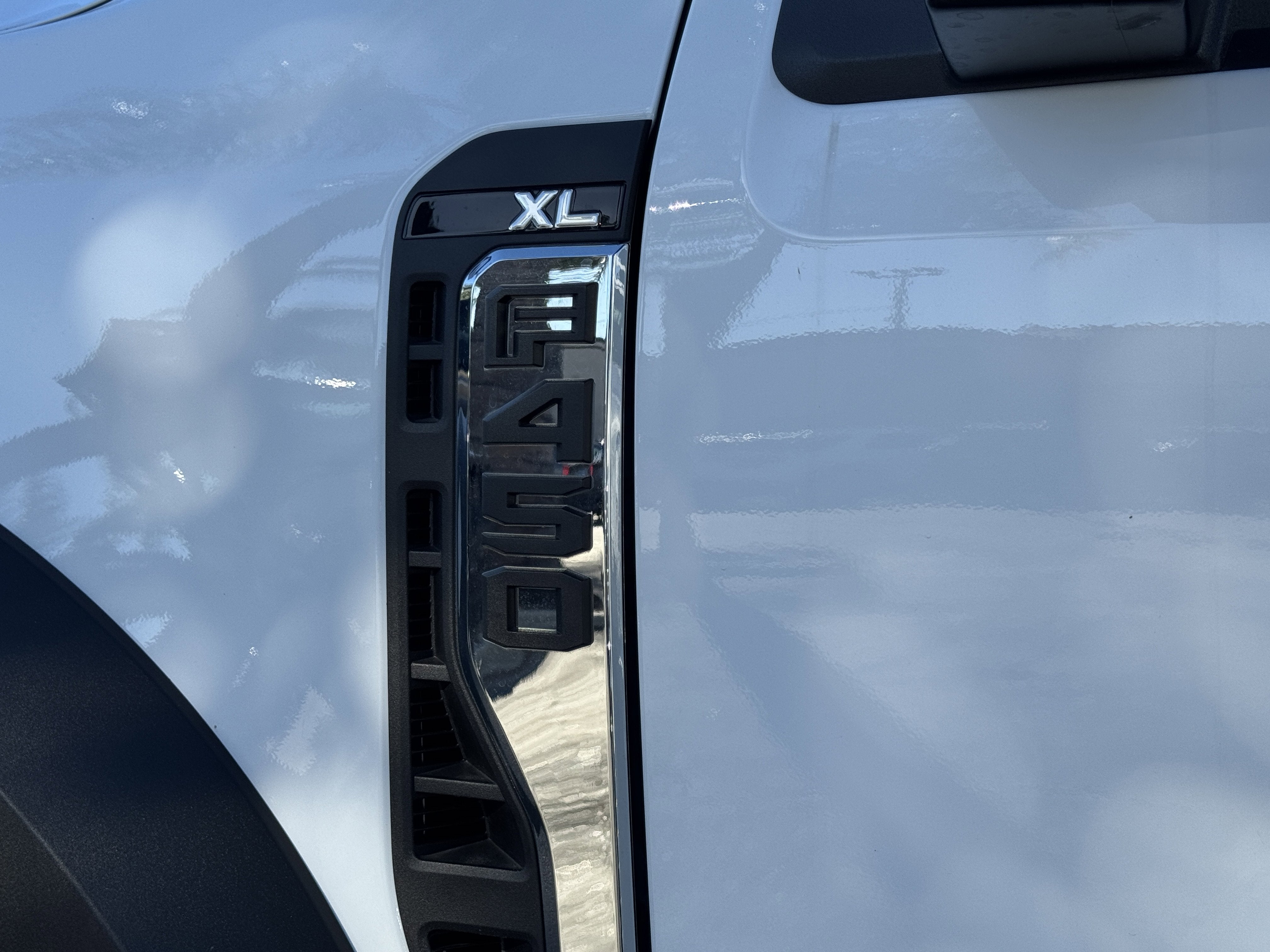 2024 Ford Super Duty F-450 DRW XL 2WD Reg Cab 145 WB 60 CA