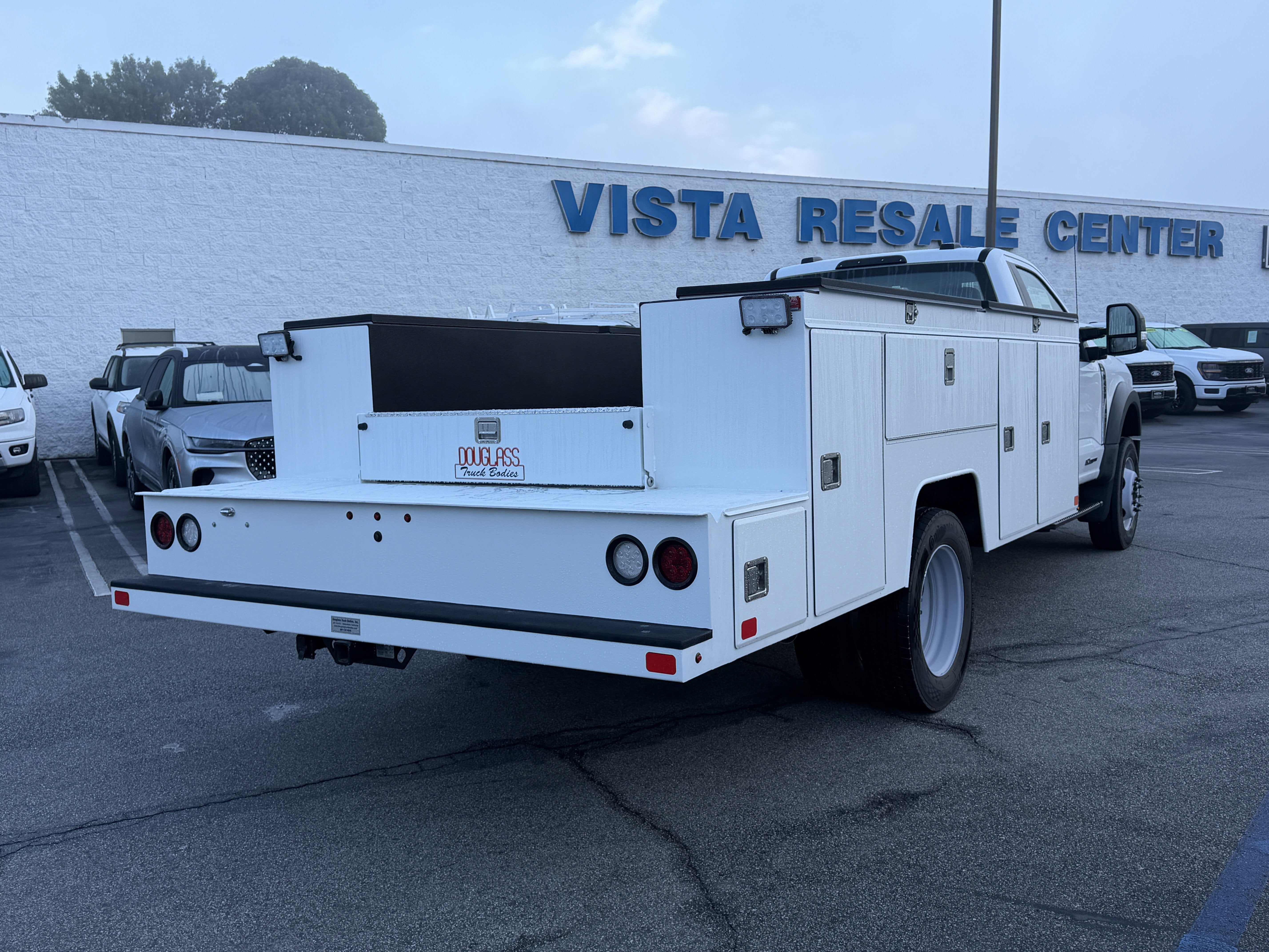 2024 Ford Super Duty F-450 DRW XL 2WD Reg Cab 145 WB 60 CA