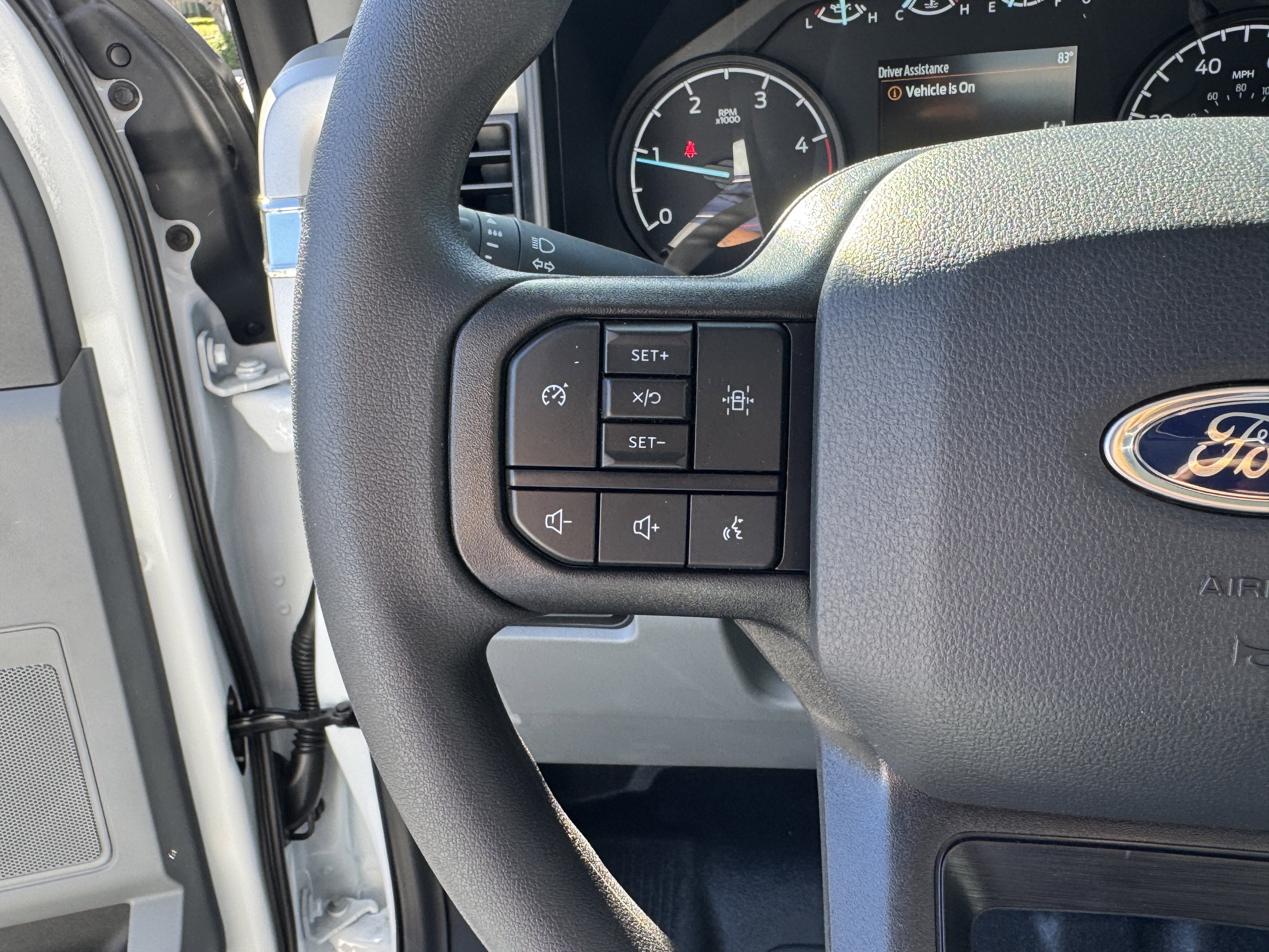 2025 Ford Super Duty F-450 DRW XL 2WD Reg Cab 169 WB 84 CA