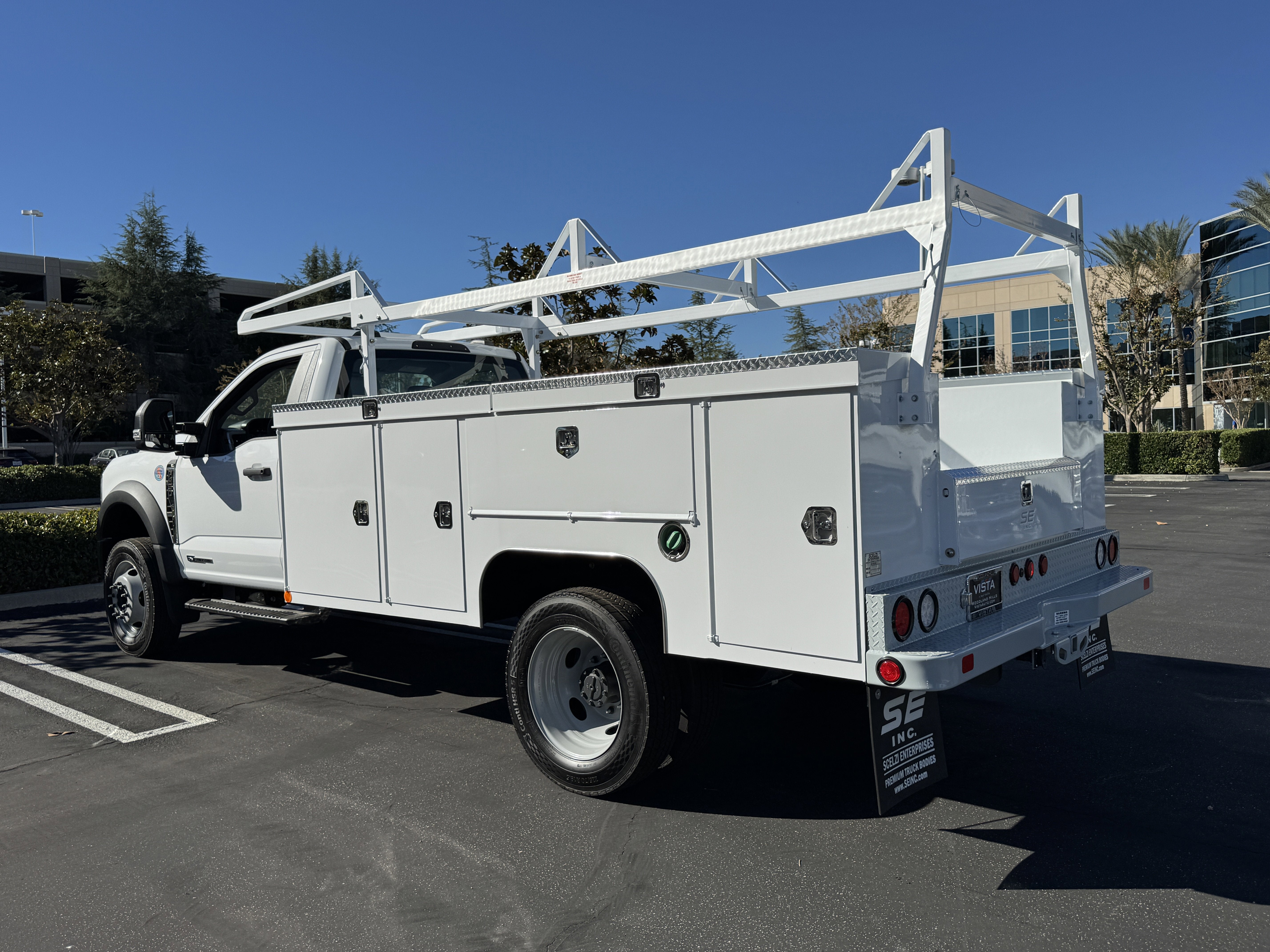 2025 Ford Super Duty F-450 DRW XL 2WD Reg Cab 169 WB 84 CA