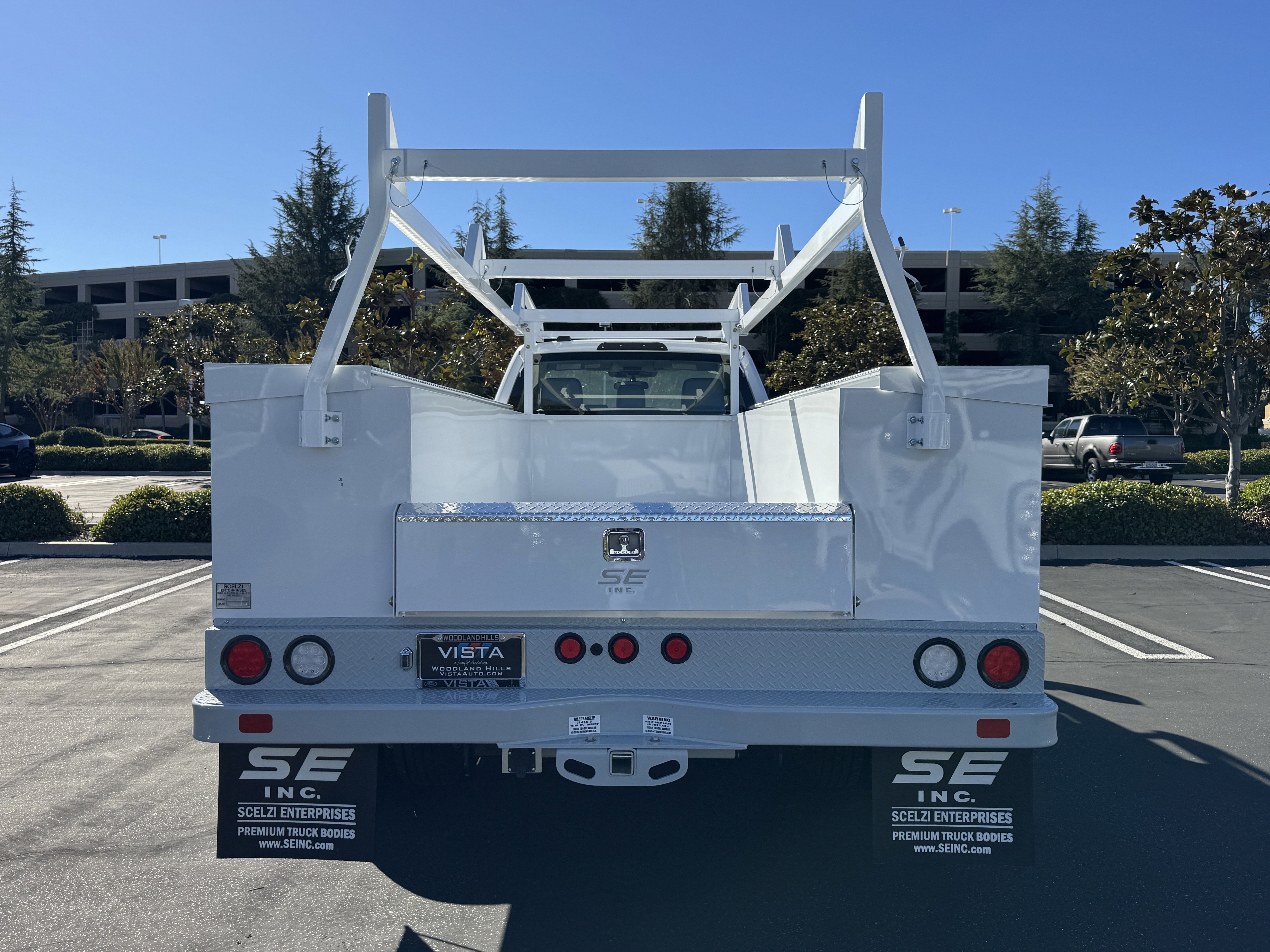 2025 Ford Super Duty F-450 DRW XL 2WD Reg Cab 169 WB 84 CA