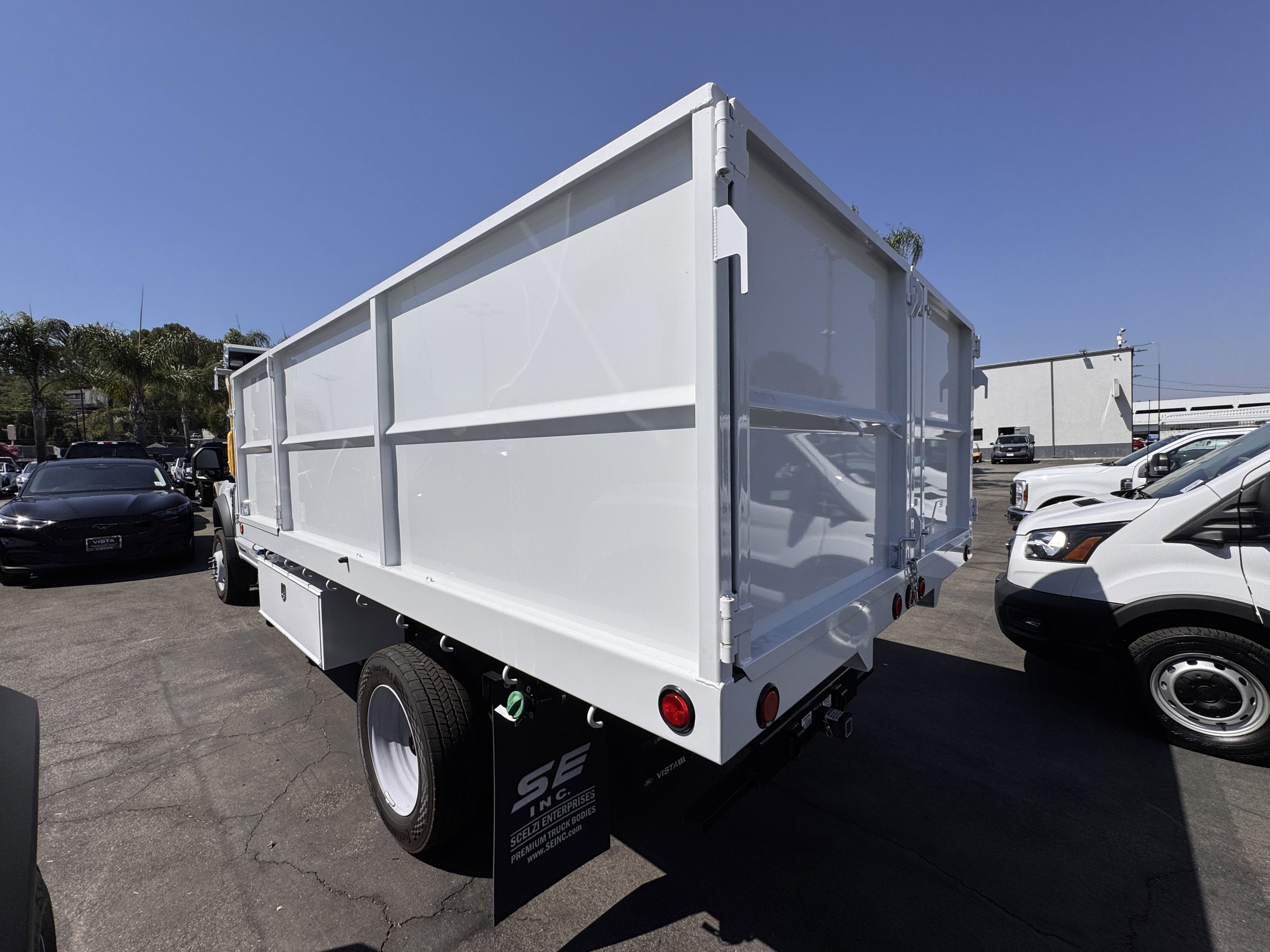 2024 Ford Super Duty F-450 DRW XL 4WD Reg Cab 145 WB 60 CA