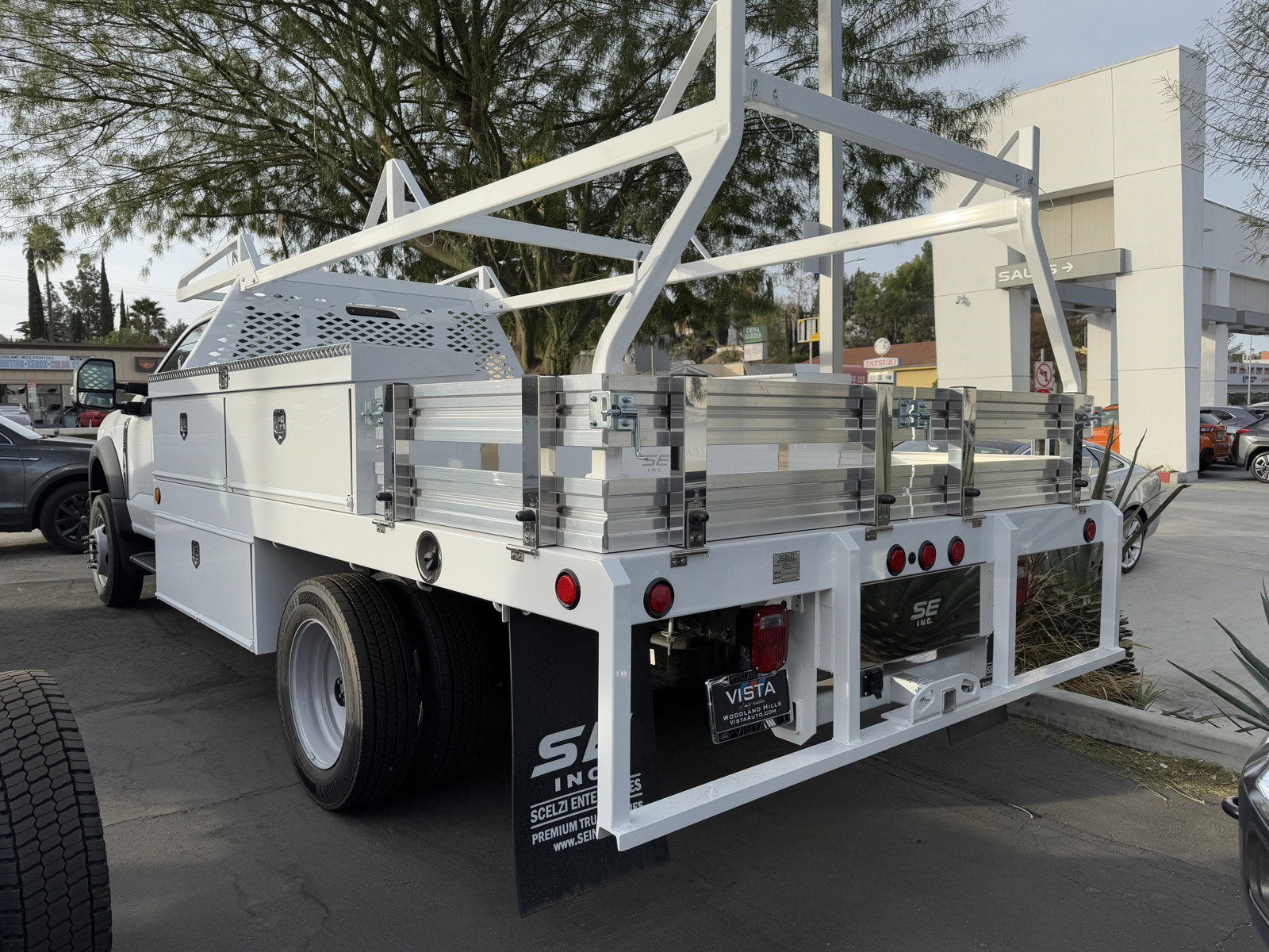 2024 Ford Super Duty F-550 DRW XL 2WD Reg Cab 145 WB 60 CA