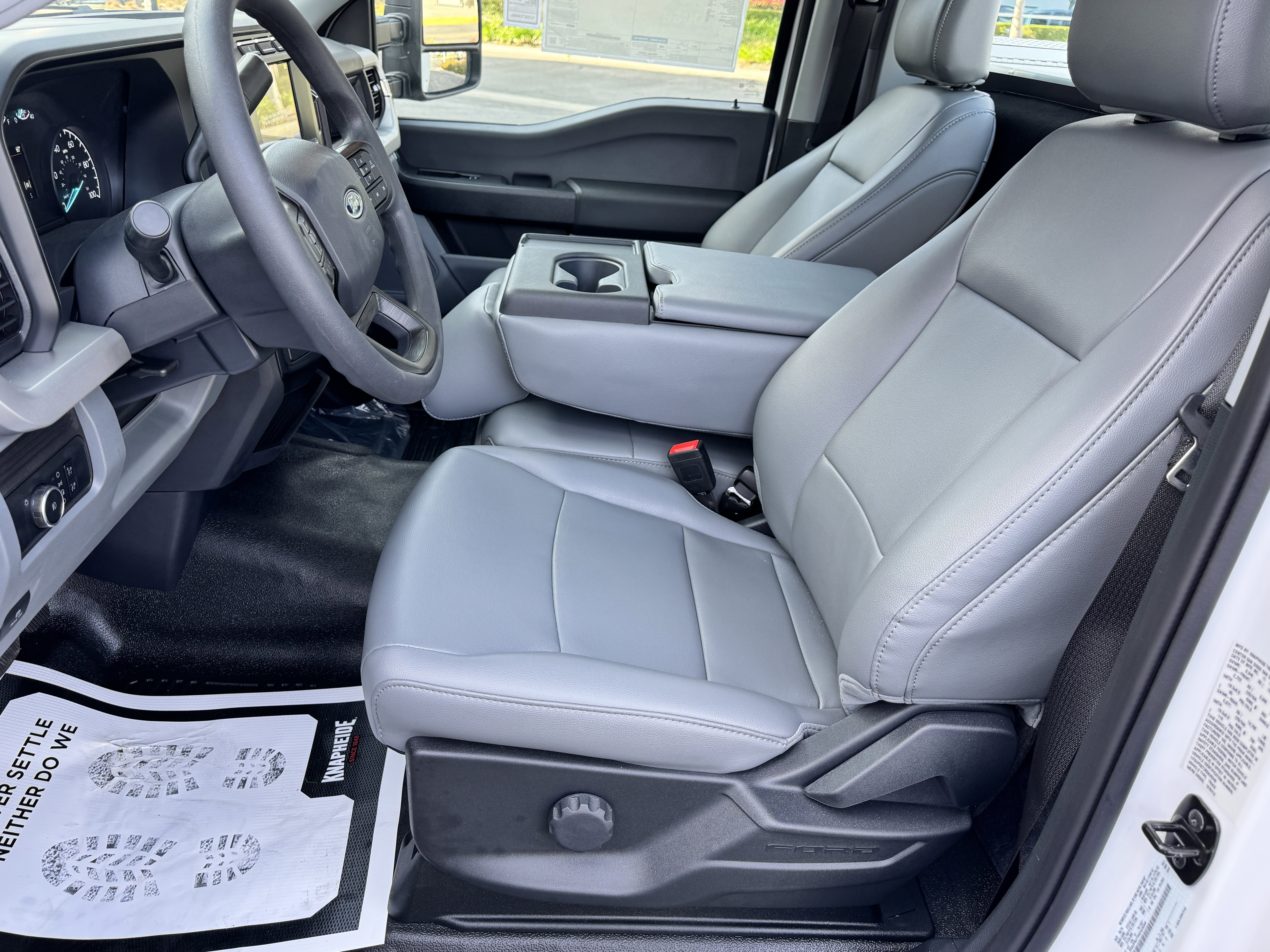 2024 Ford Super Duty F-550 DRW XL 2WD Reg Cab 145 WB 60 CA