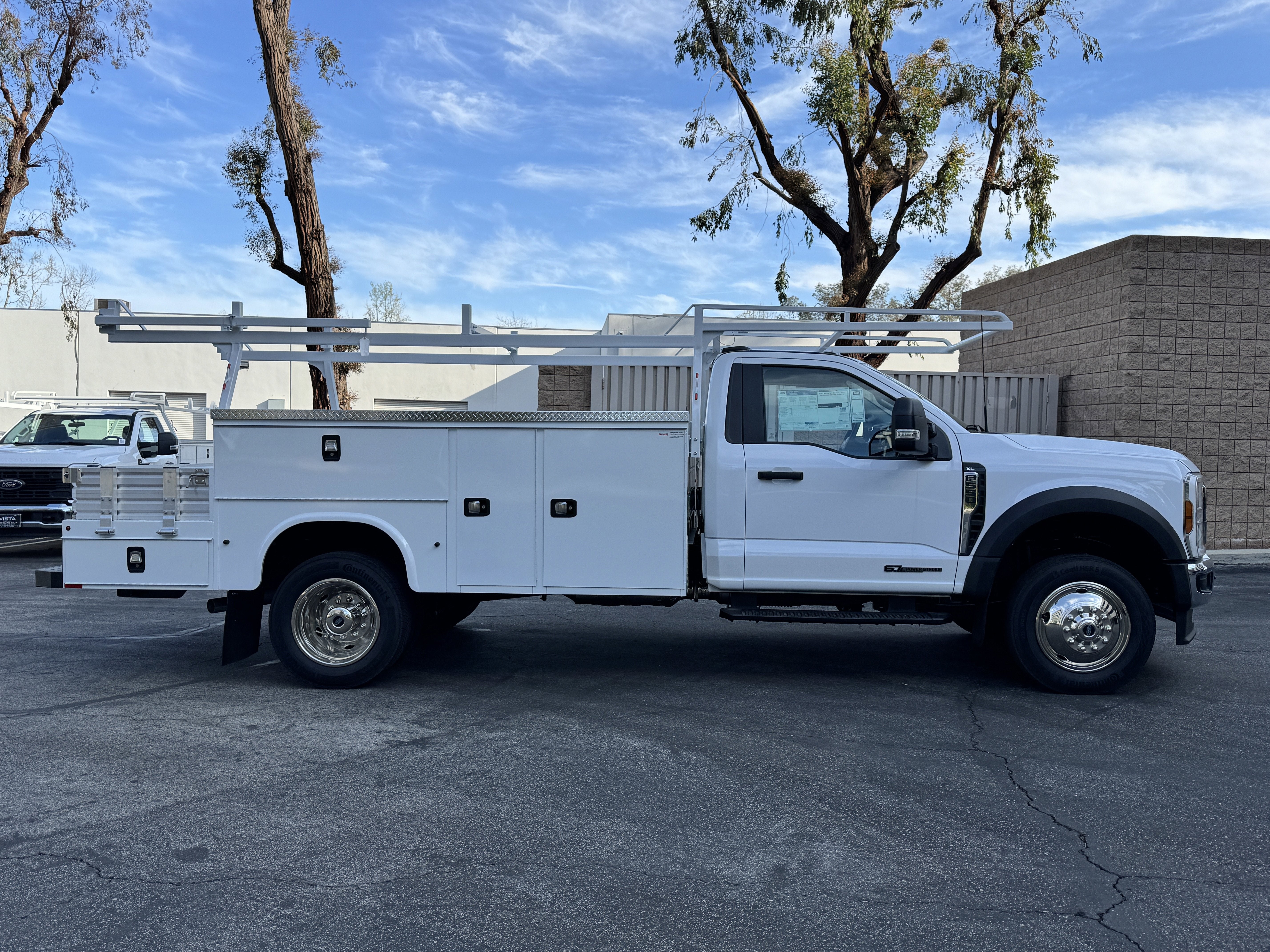 2024 Ford Super Duty F-550 DRW XL 2WD Reg Cab 145 WB 60 CA