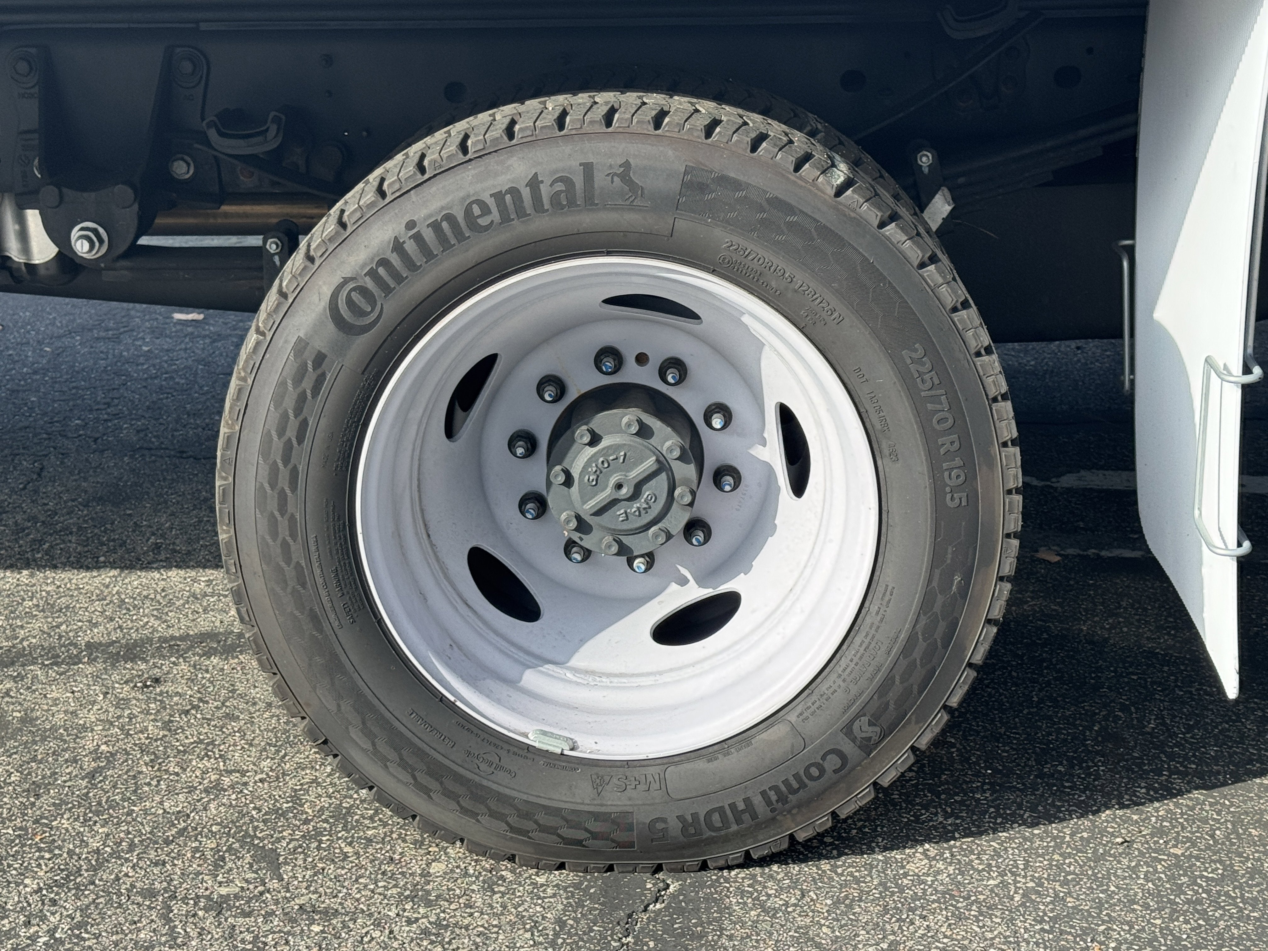 2024 Ford Super Duty F-550 DRW XL