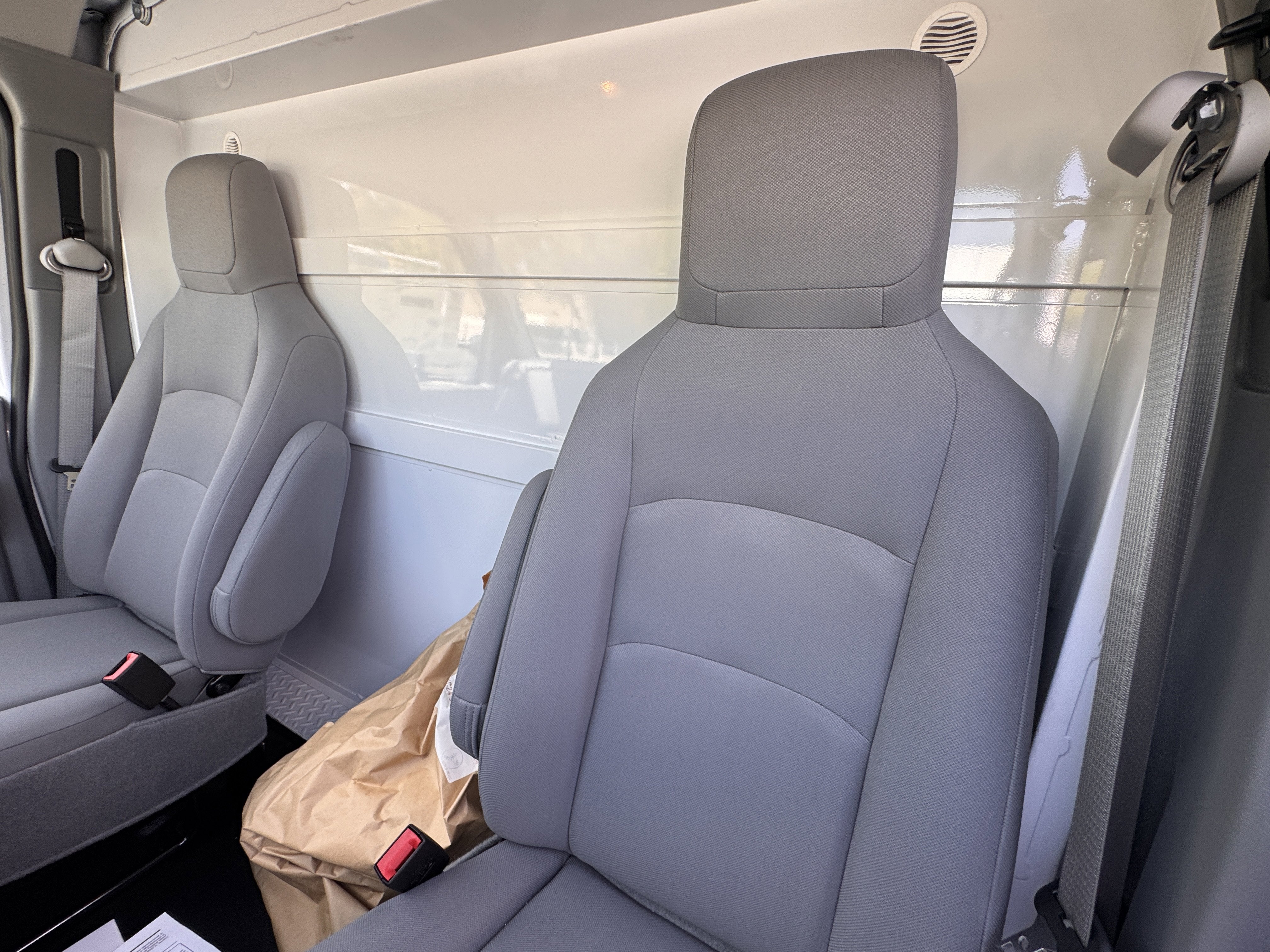 2025 Ford E-Series Cutaway E-350 SRW 138 WB