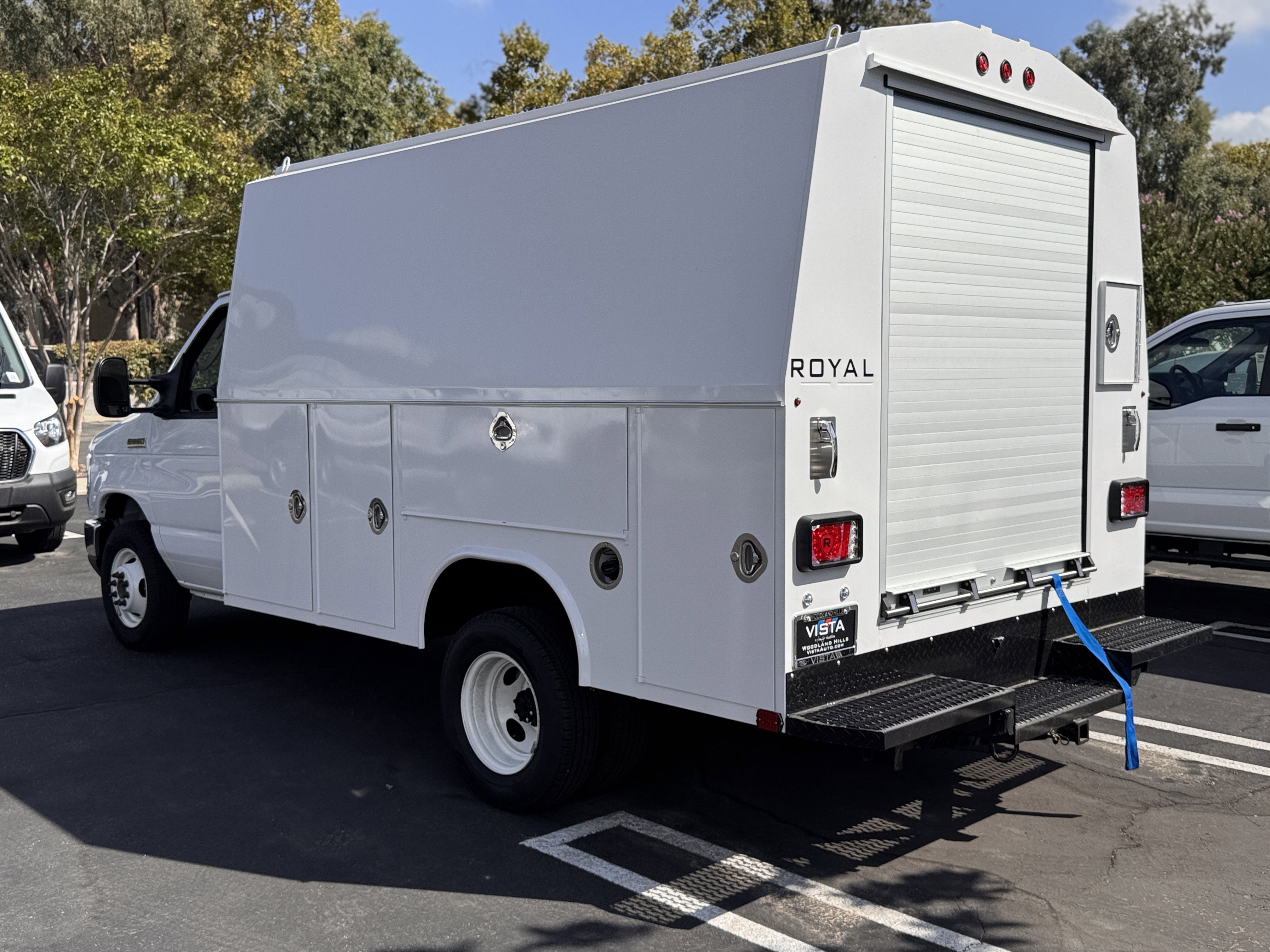 2025 Ford E-Series Cutaway E-350 SRW 138 WB