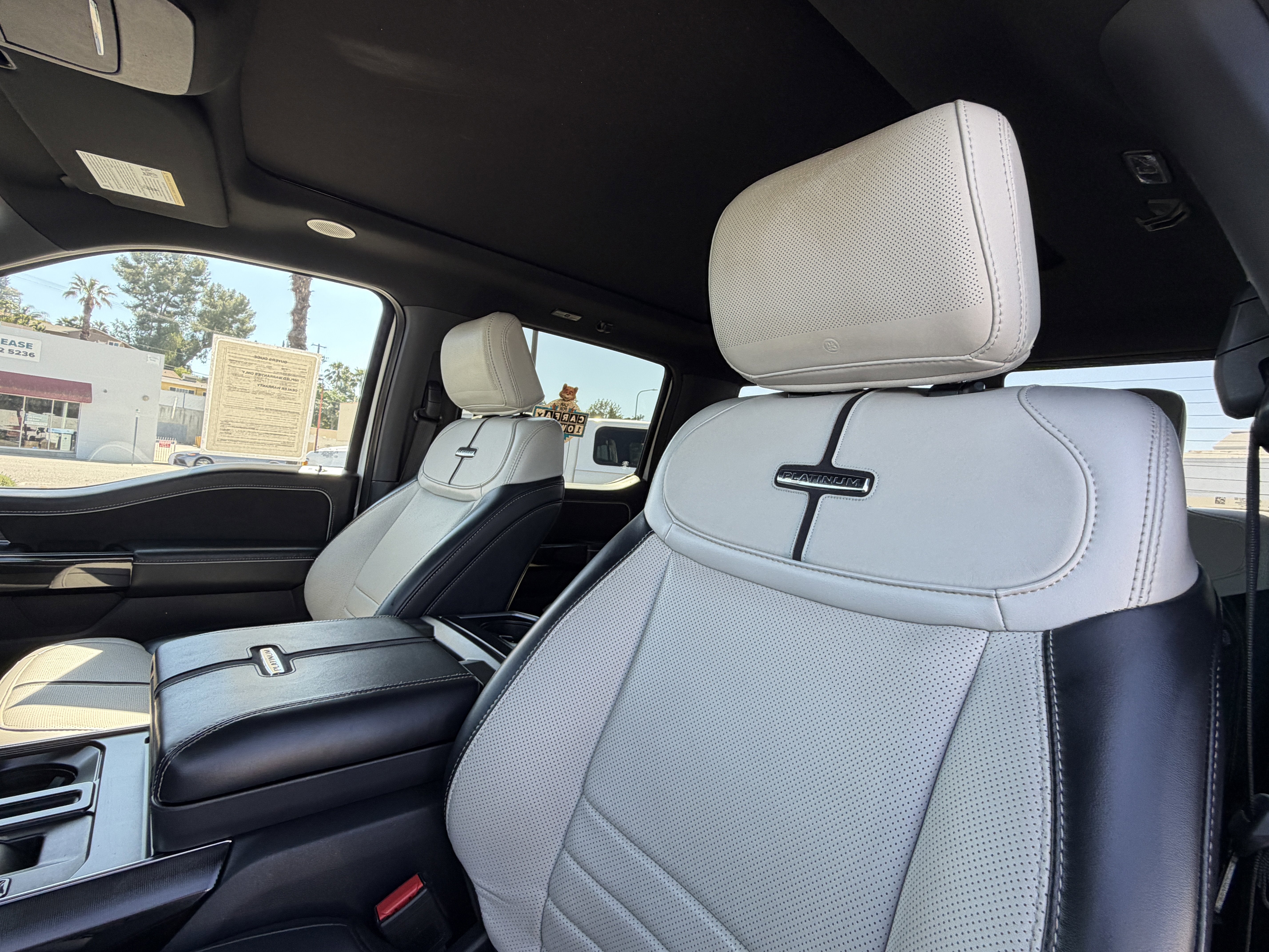 2023 Ford F-150 Lightning Platinum 4WD SuperCrew 5.5' Box