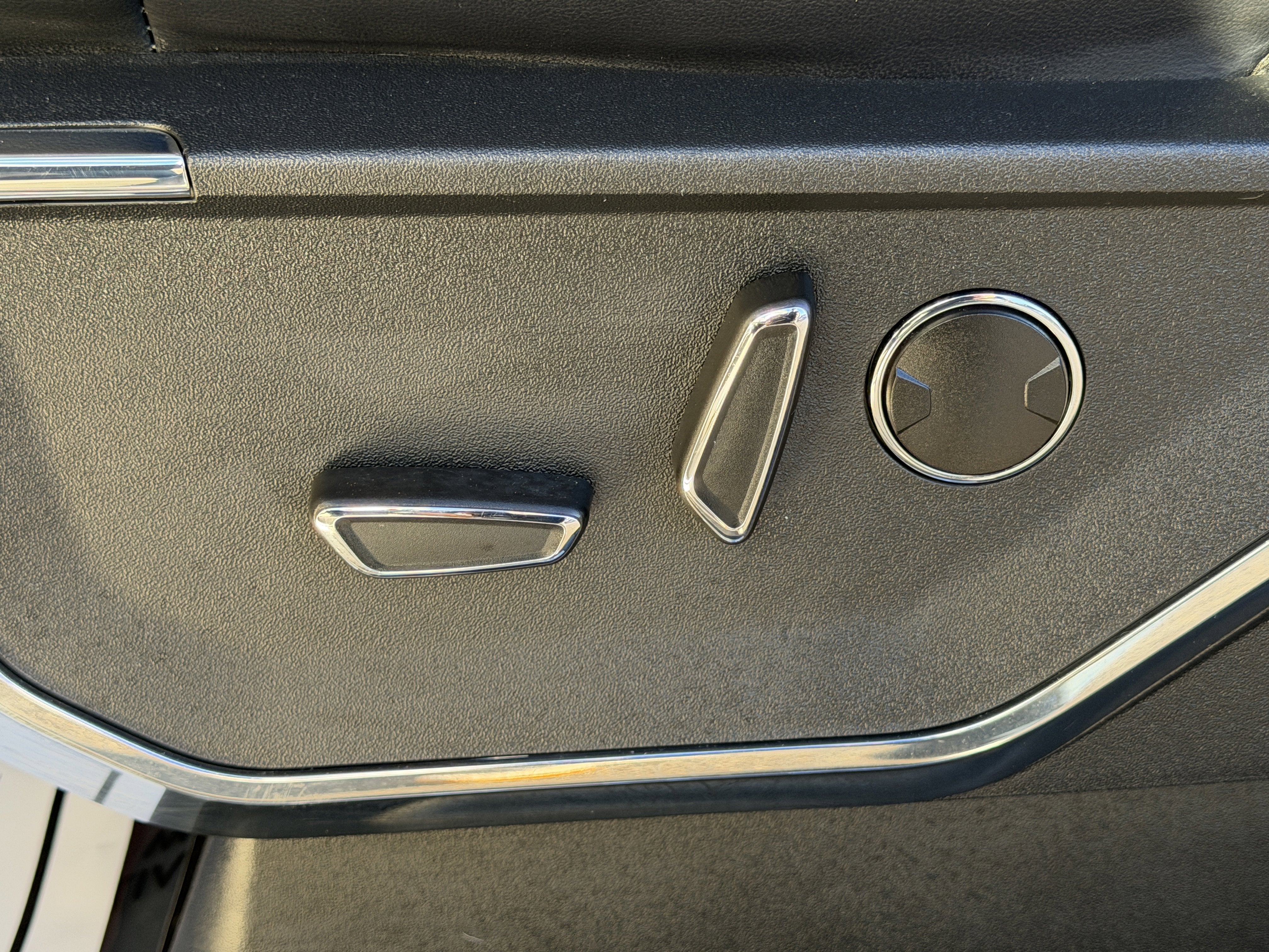 2022 Ford F-150 Lightning Platinum 4WD SuperCrew 5.5' Box