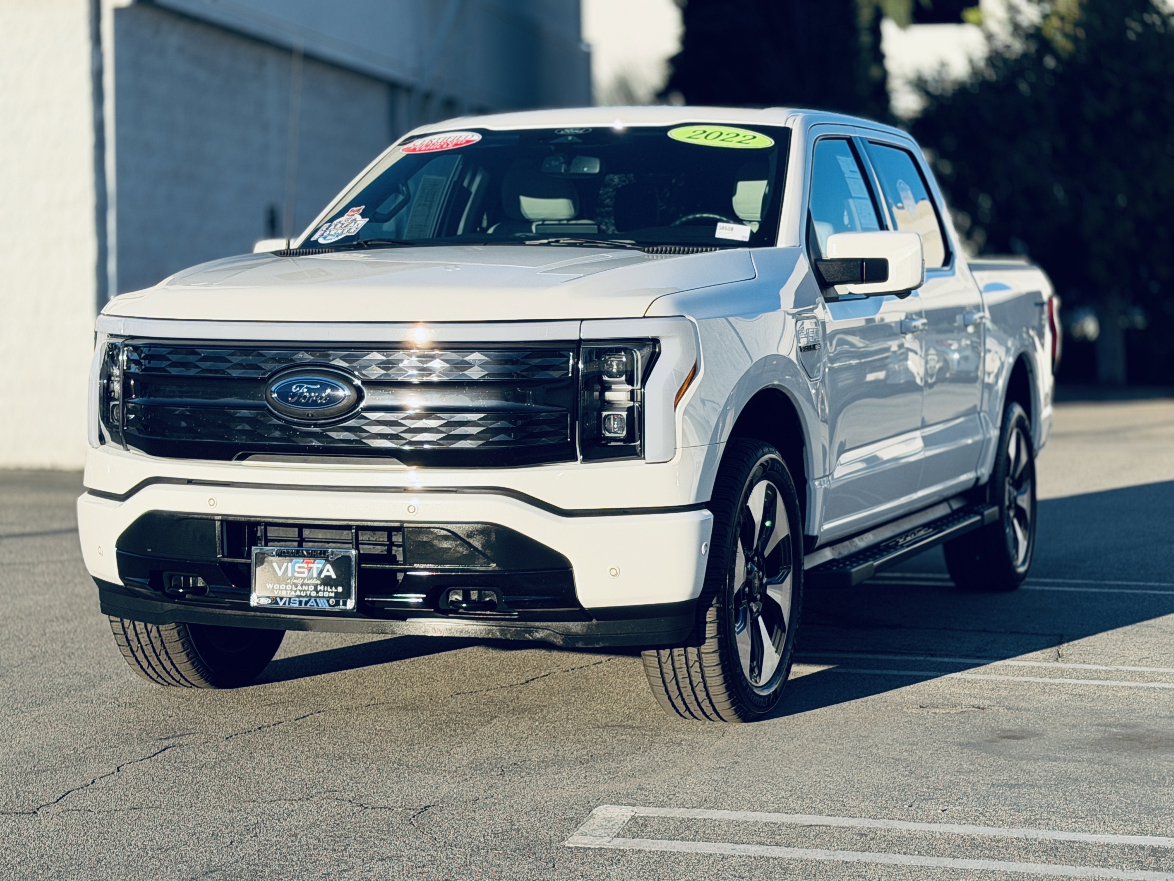 2022 Ford F-150 Lightning Platinum 4WD SuperCrew 5.5' Box