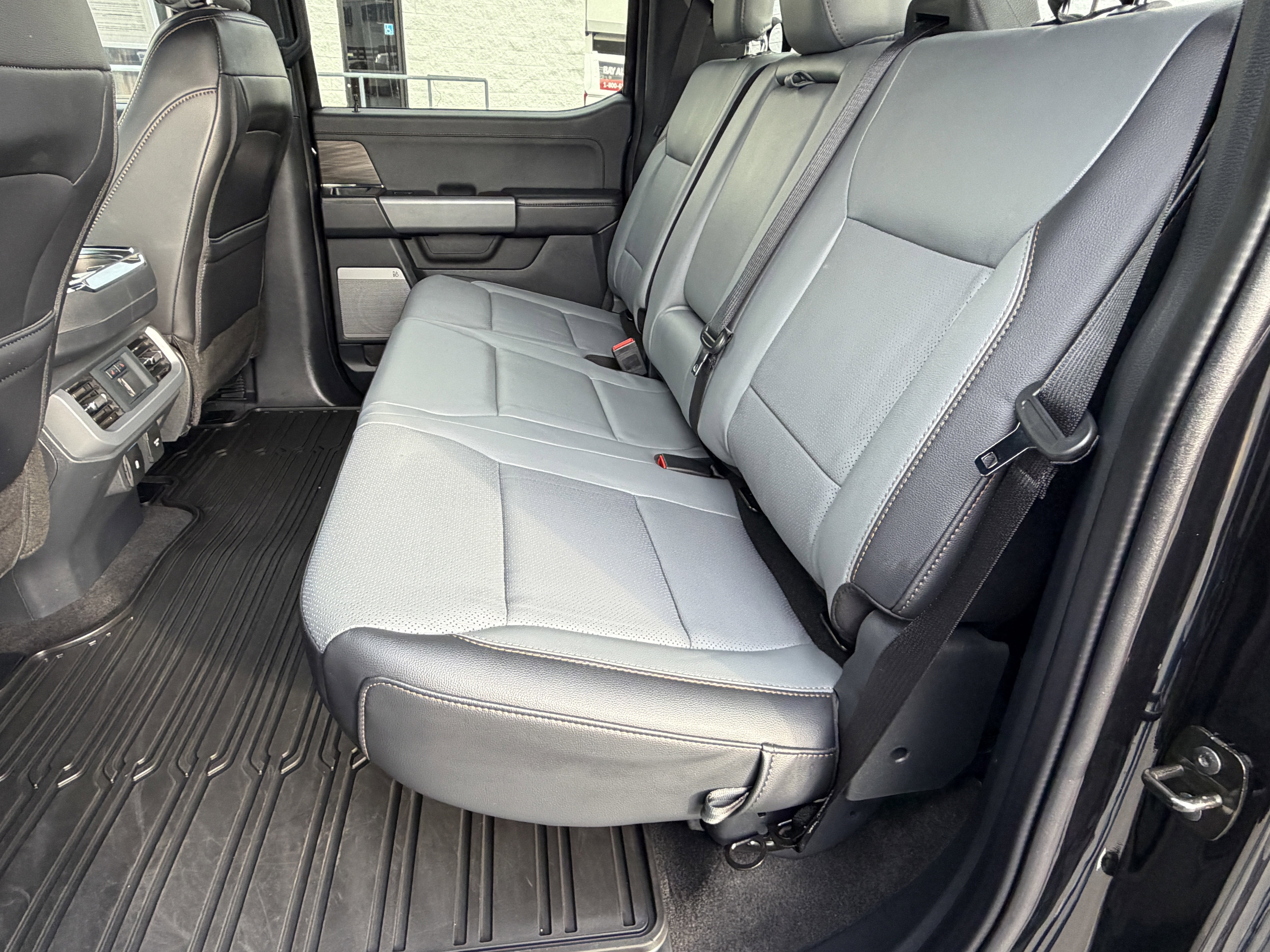 2025 Ford F-150 Lightning LARIAT