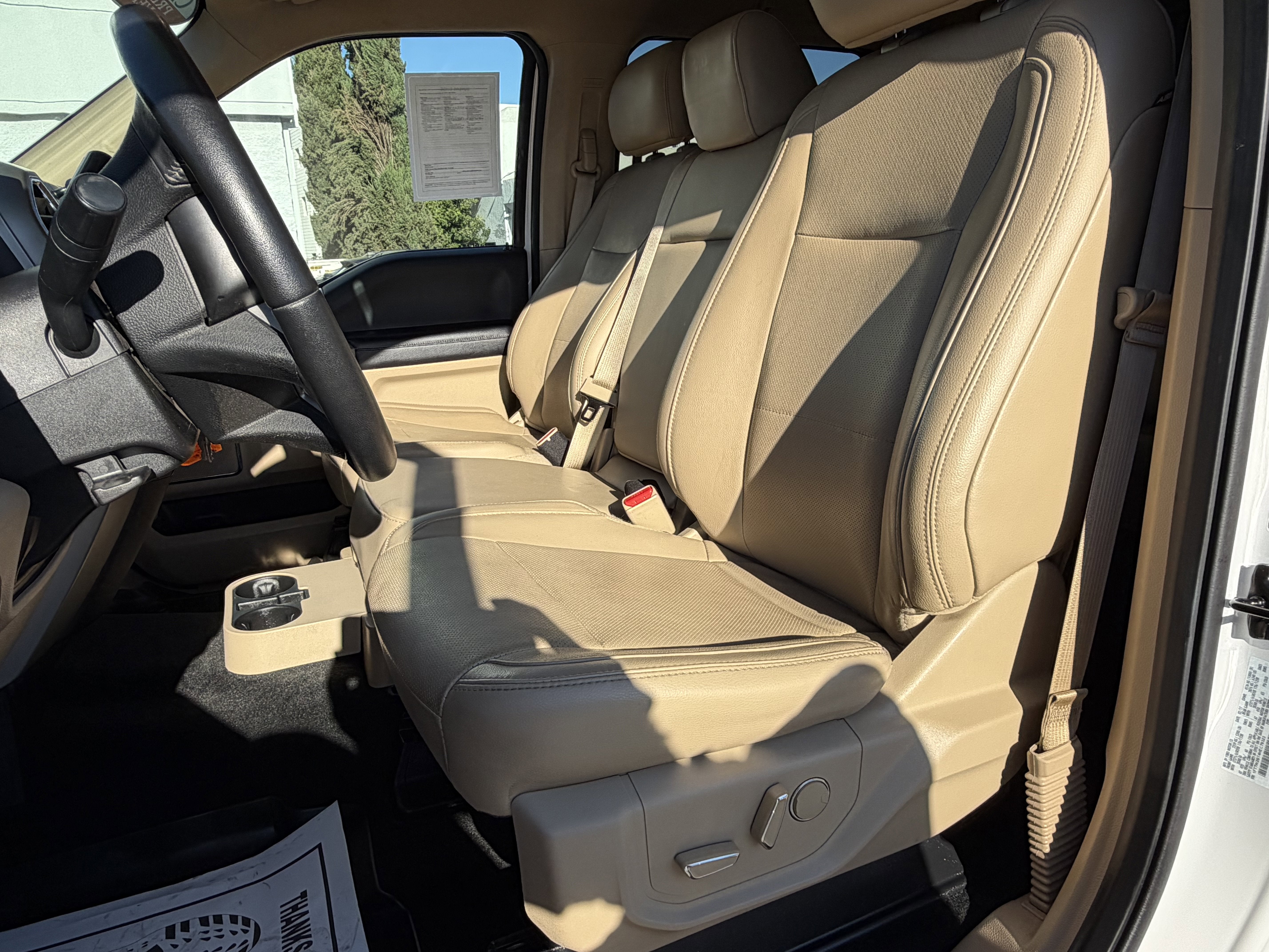 2017 Ford Super Duty F-250 SRW Lariat 4WD Crew Cab 8' Box