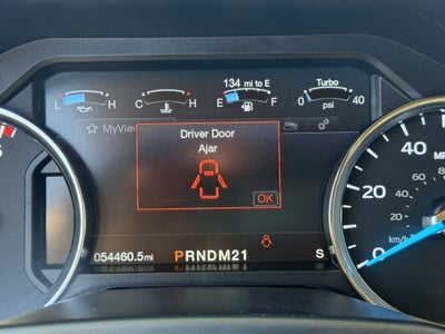 2017 Ford Super Duty F-250 SRW Lariat 4WD Crew Cab 8' Box