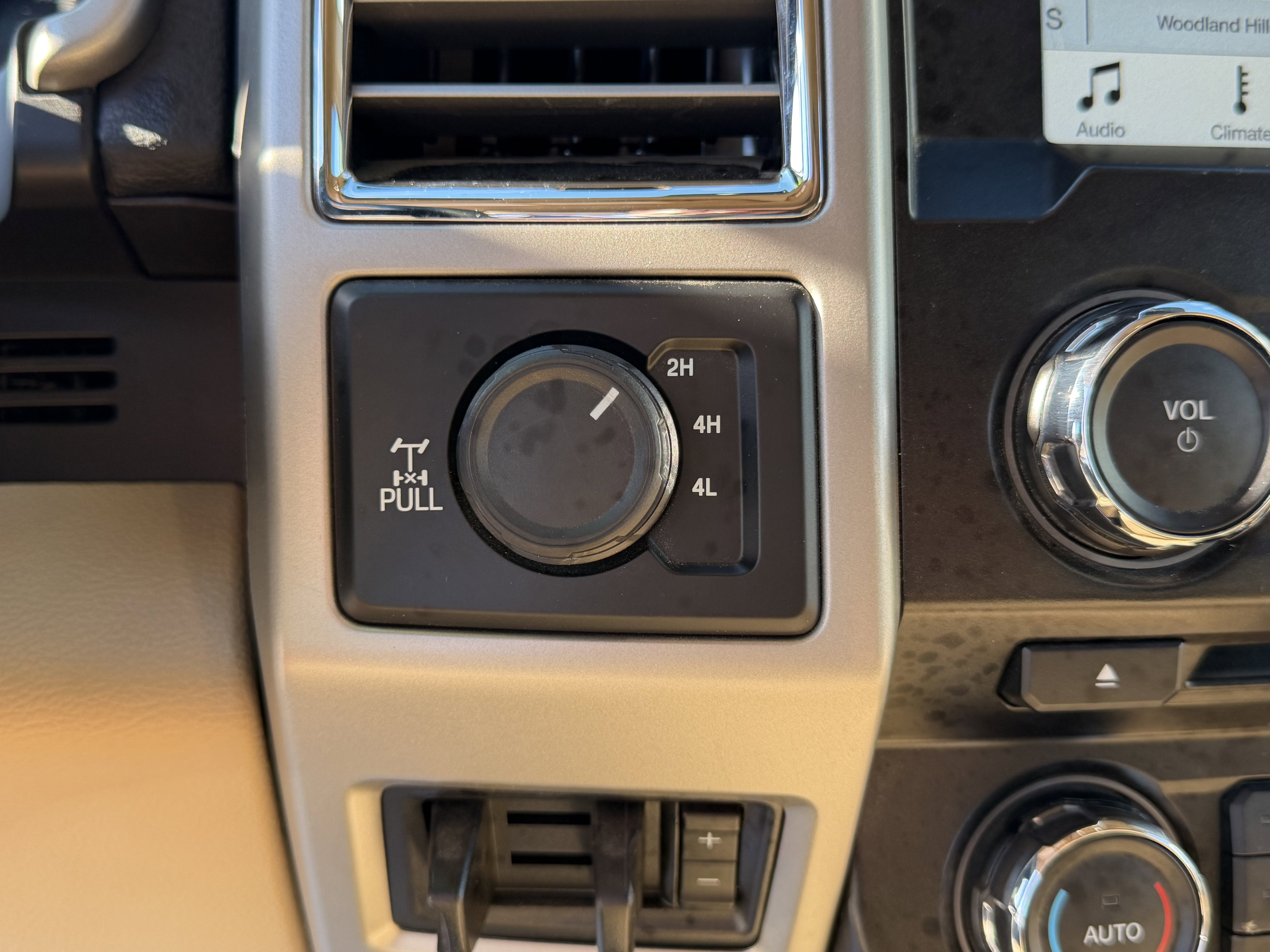 2017 Ford Super Duty F-250 SRW Lariat 4WD Crew Cab 8' Box