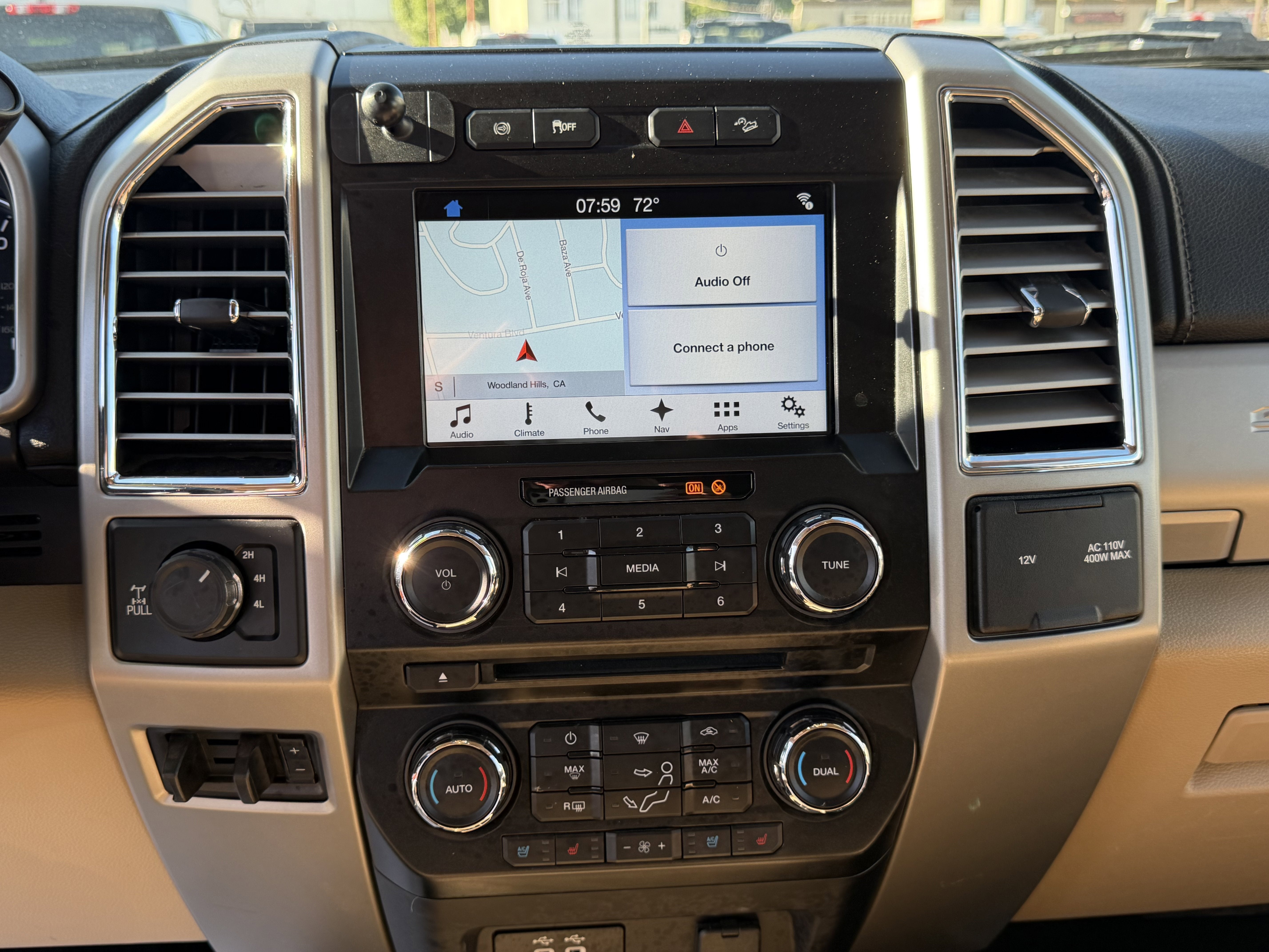 2017 Ford Super Duty F-250 SRW Lariat 4WD Crew Cab 8' Box