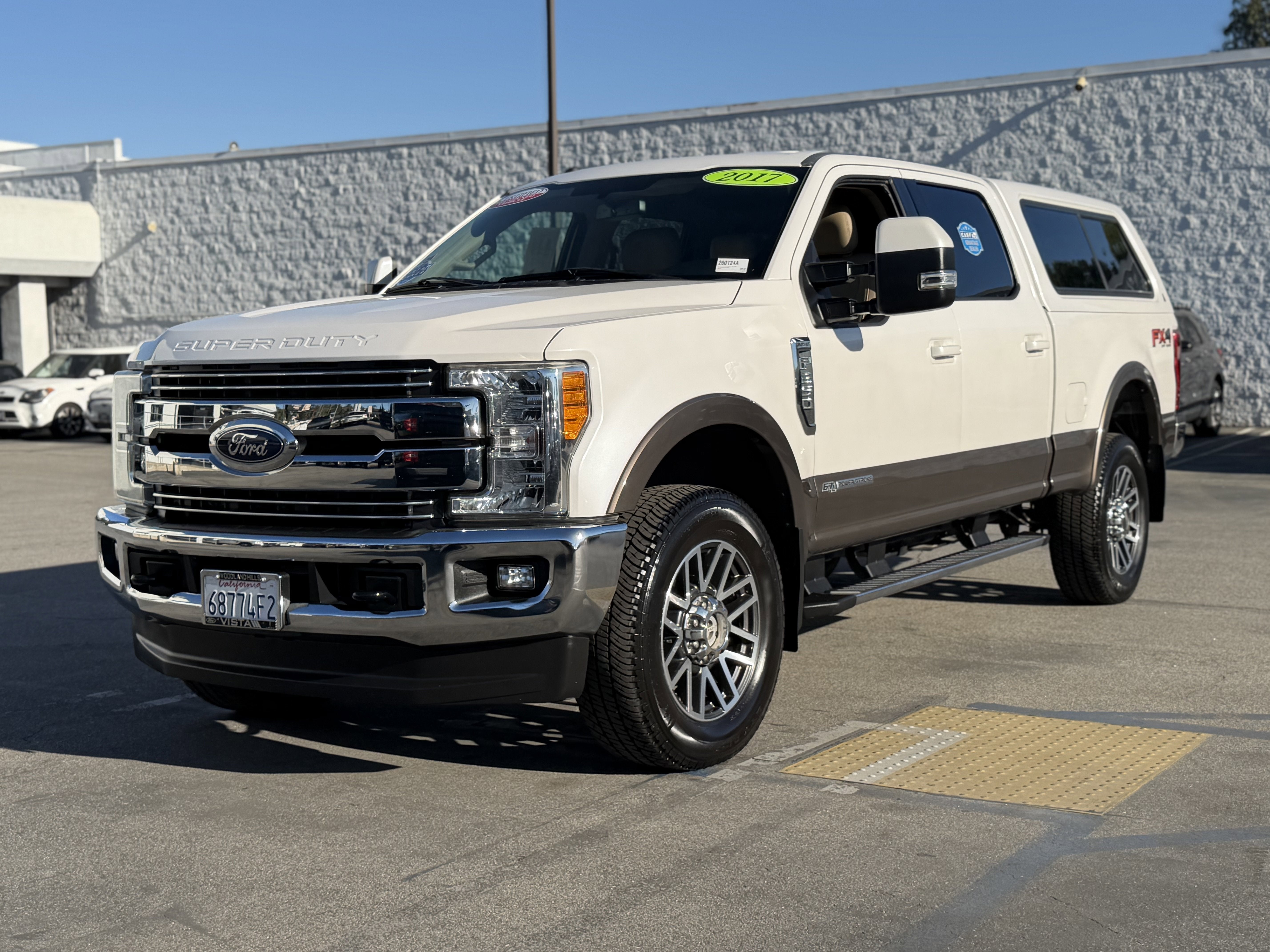 2017 Ford Super Duty F-250 SRW Lariat 4WD Crew Cab 8' Box