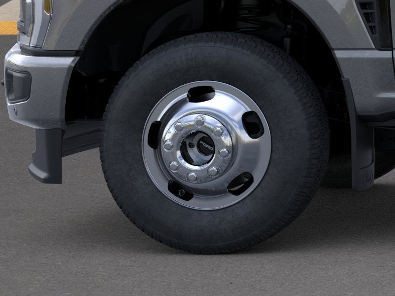 2026 Ford Super Duty F-350 DRW PLATINUM 4WD Crew Cab 8' Box