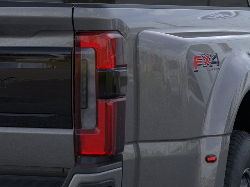 2026 Ford Super Duty F-350 DRW PLATINUM 4WD Crew Cab 8' Box