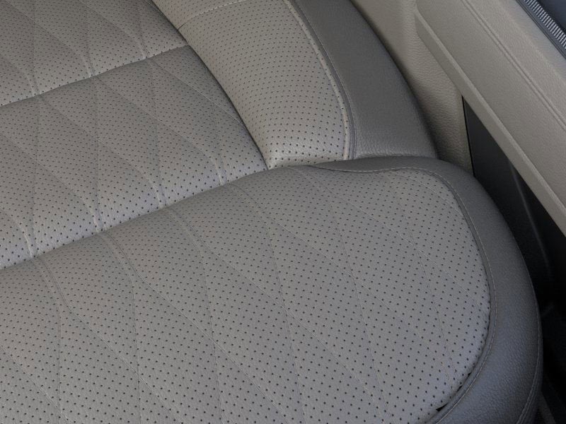 2026 Ford Super Duty F-450 DRW PLATINUM 4WD Crew Cab 8' Box