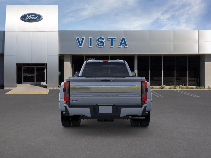 2026 Ford Super Duty F-450 DRW PLATINUM 4WD Crew Cab 8' Box