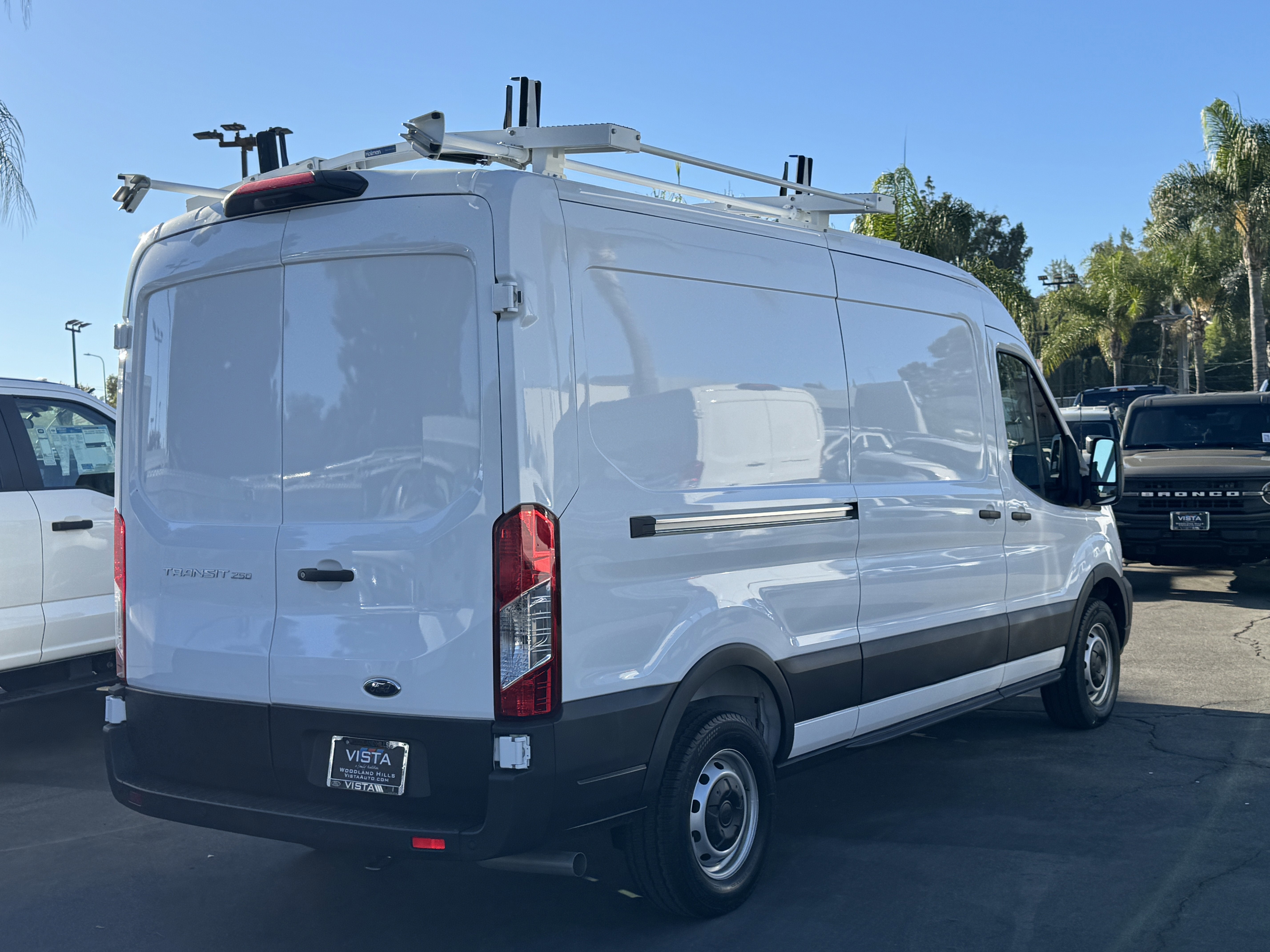 2025 Ford Transit Cargo Van T-250 148 Med Rf 9070 GVWR RWD