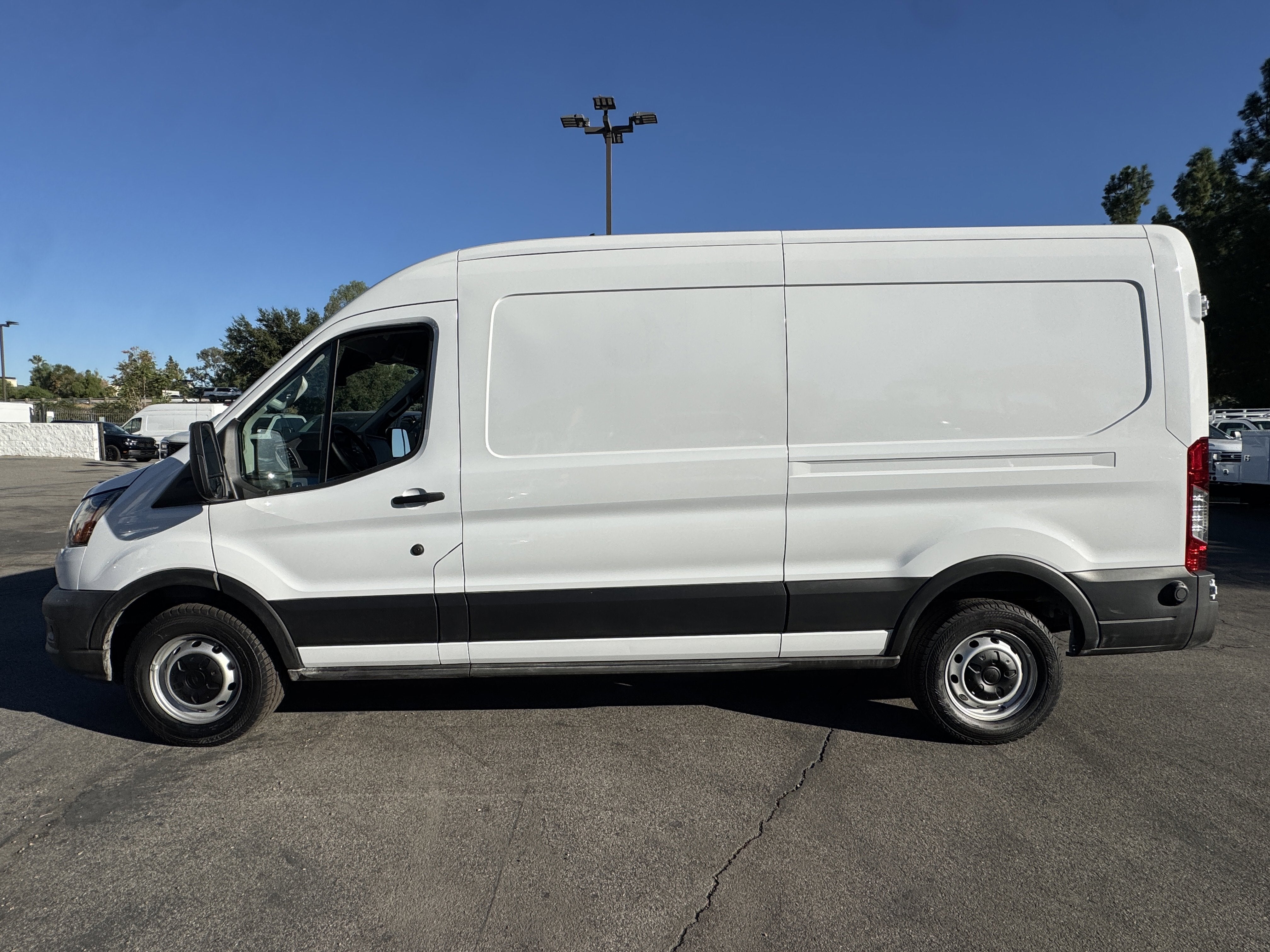 2025 Ford Transit Cargo Van T-250 148 Med Rf 9070 GVWR RWD